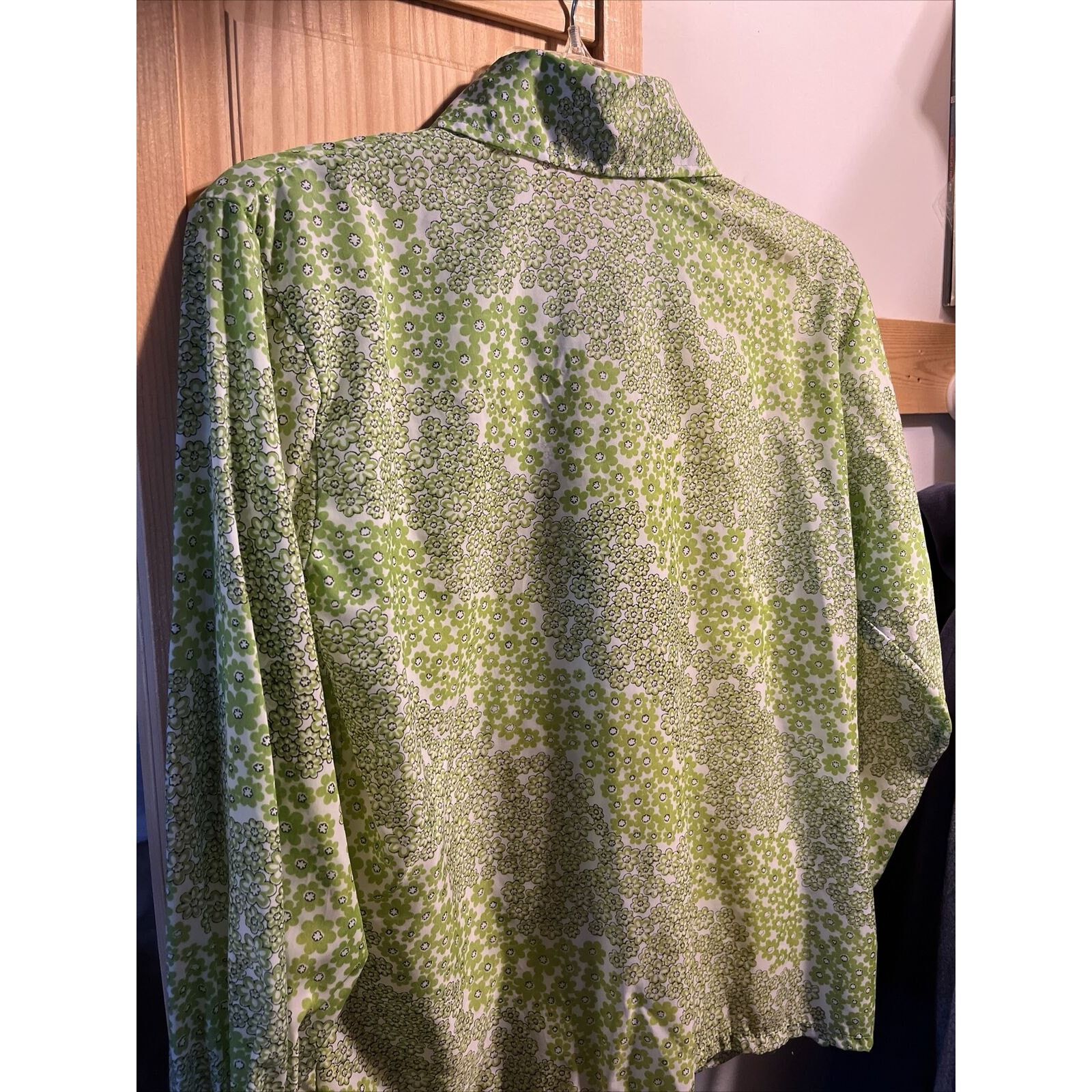 Other Skyr Vintage Womens M Shirt Green Nylon Disco Floral Button Size M / US 6-8 / IT 42-44 - 12 Thumbnail