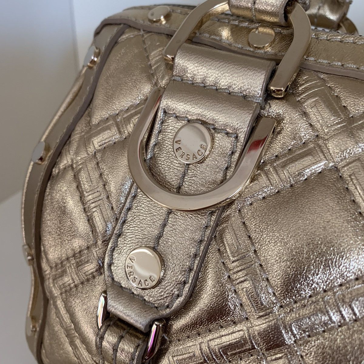 Versace Versace gold quilted leather bag Size ONE SIZE - 4 Thumbnail
