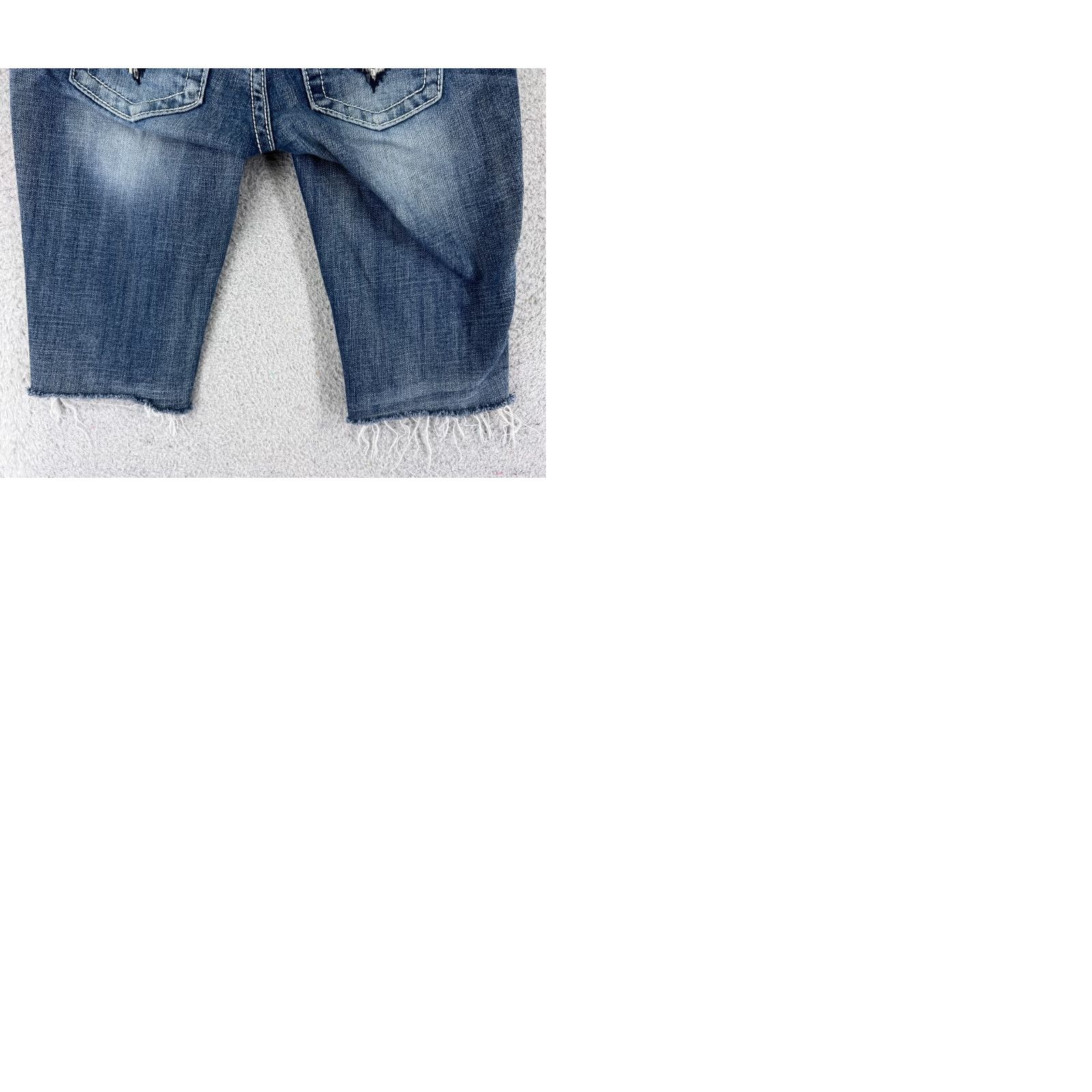 Miss Me Miss Me Shorts Women Denim Blue 26x12 Low Rise 5-Pocket Studded Embroidered Lace Button Cotton Blend Casual Party/Cocktail Vintage No 90s? No. Size 26" / US 2 / IT 38 - 10 Thumbnail