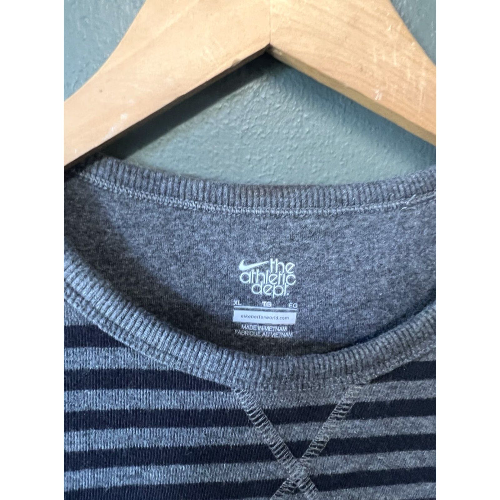 Nike Nike Athletic Dept. Womens Gray Striped Pullover Sweatshirt XL Size Pullover Shirt Women's Activewear Size XL / US 12-14 / IT 48-50 - 3 Thumbnail