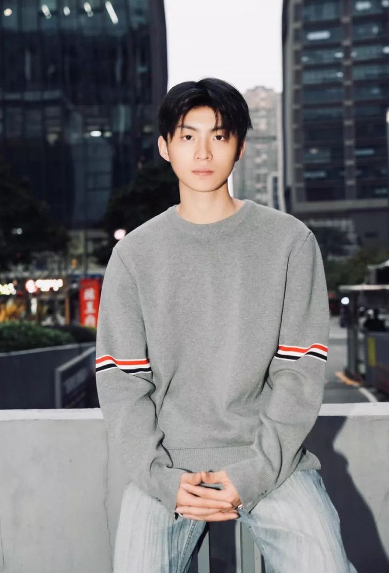 Thom Browne Thom browne Sweater 2504-Nextarrow Size US M / EU 48-50 / 2 - 6 Thumbnail