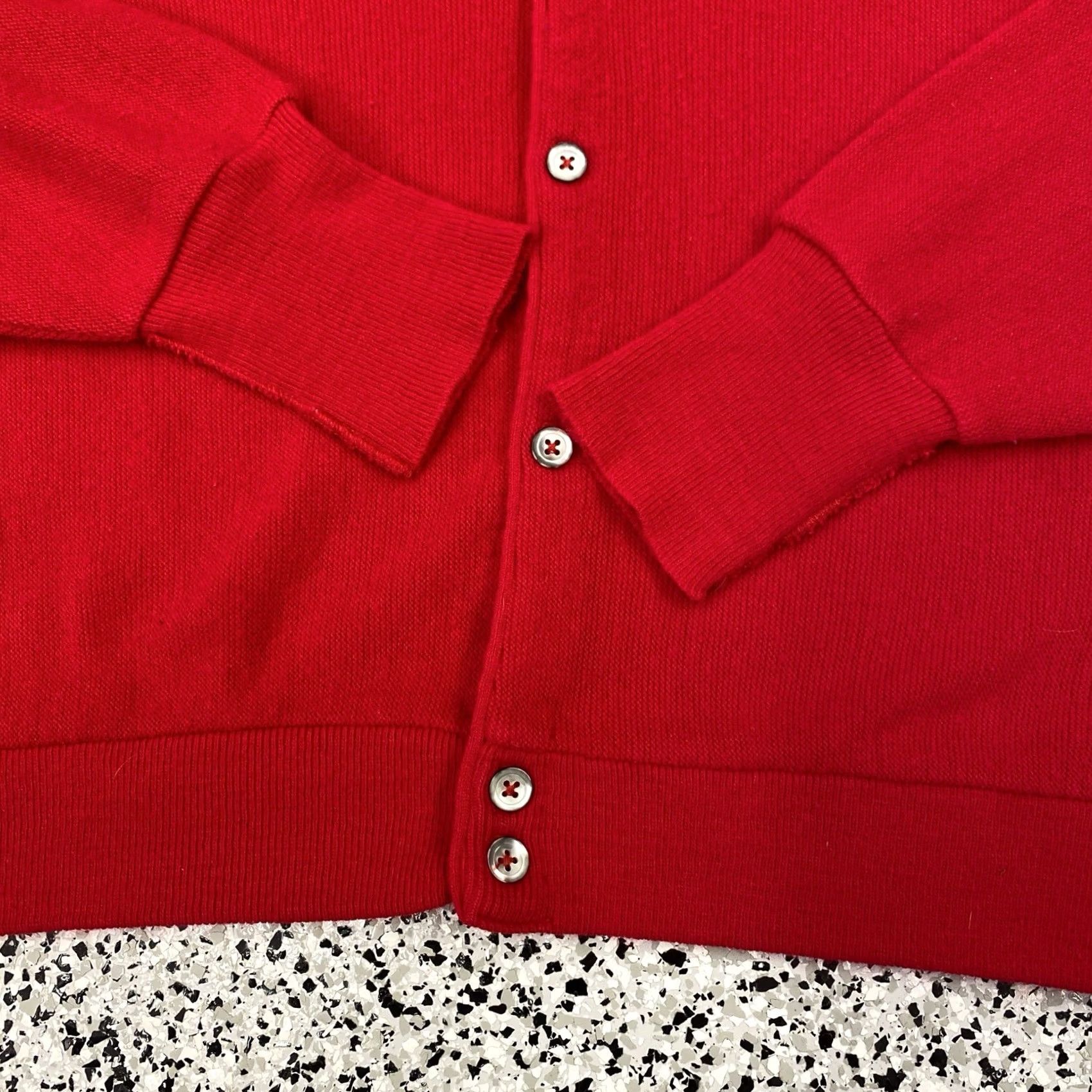 Izod VINTAGE IZOD Cardigan Sweater Red Button Up Logo XL Men’s Knit Size US XL / EU 56 / 4 - 2 Thumbnail
