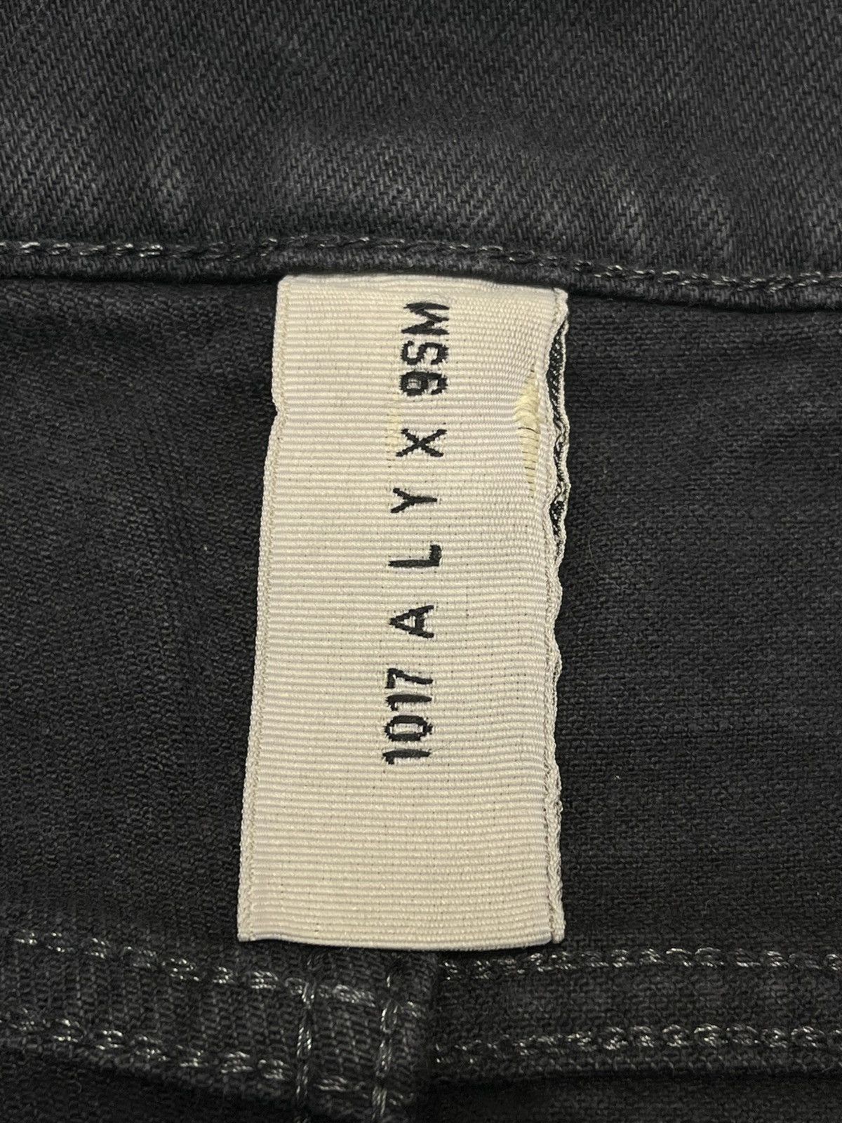 1017 ALYX 9SM 1017 ALYX 9SM Waxed Pants Black Size US 34 / EU 50 - 5 Thumbnail