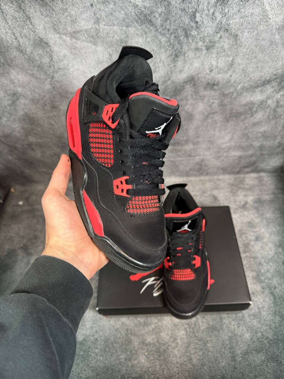 Jordan Brand Size 6.5Y | Jordan 4 Red Thunder With Box | Pre-Owned Size US 6.5 / EU 39-40 - 1 Thumbnail