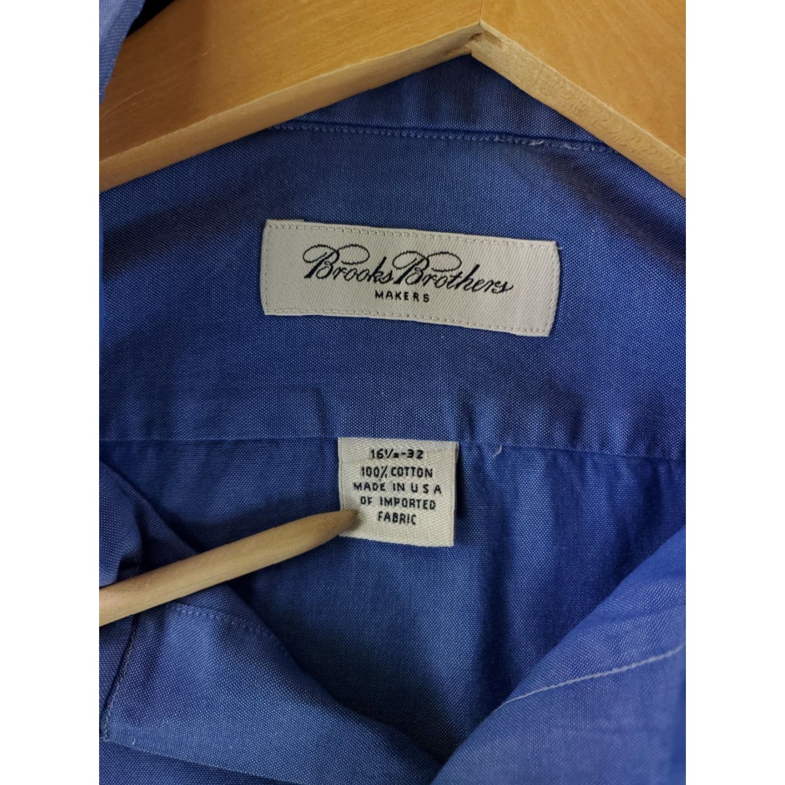 Brooks Brothers Brooks Brothers Shirt Makers Button Up Light Weight Blue Made USA Mens L 16.5-32 Shirt Mens L Blue 16.5-32 Long Sleeve Button Up Regular Size US L / EU 52-54 / 3 - 2 Thumbnail