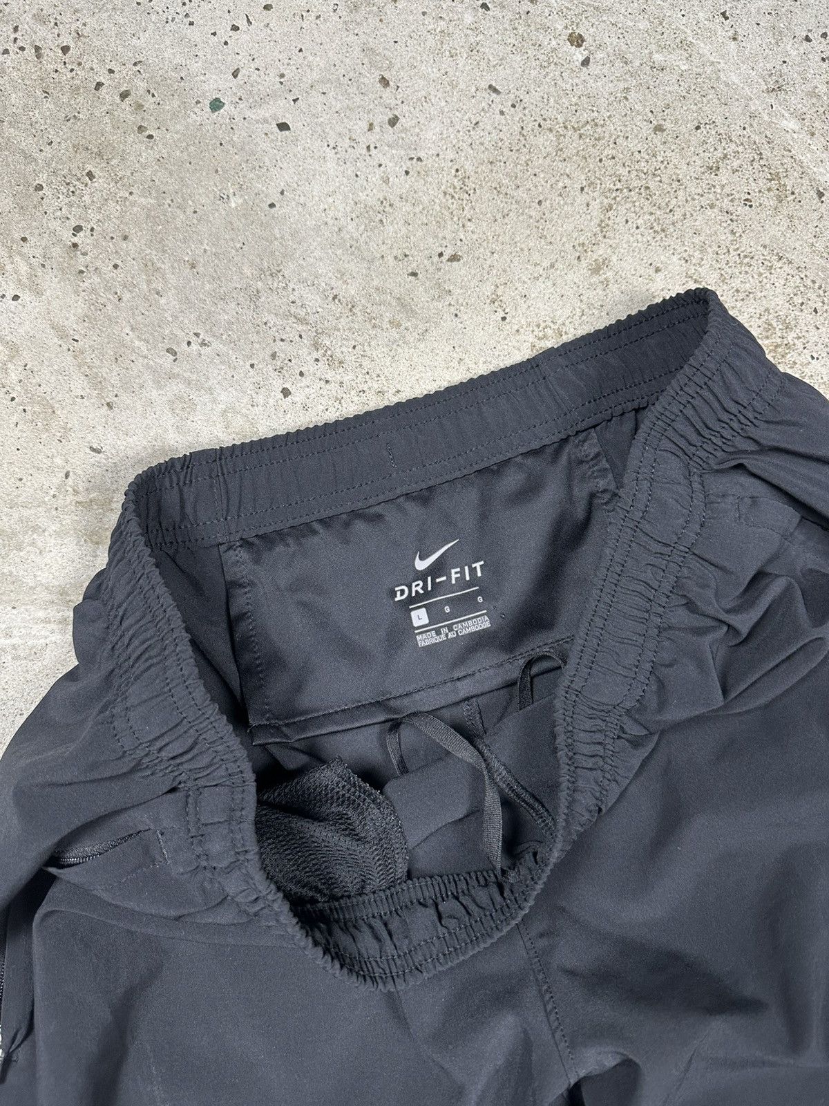 Nike Vintage Y2K Nike Black Baggy Track Pants Swoosh usa rare Size US 34 / EU 50 - 8 Thumbnail