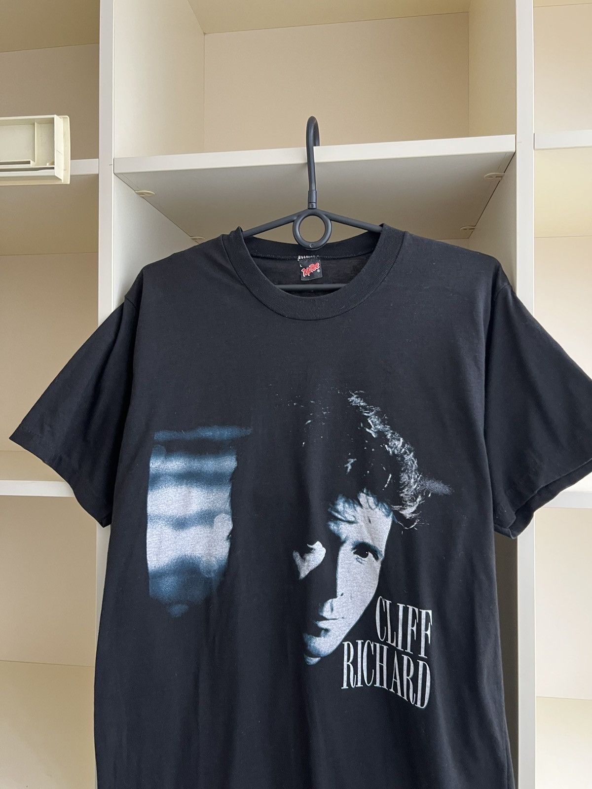 Vintage Vintage Cliff Richard Rock N Roll Tee T-Shirt RETRO TOUR Size US L / EU 52-54 / 3 - 4 Thumbnail