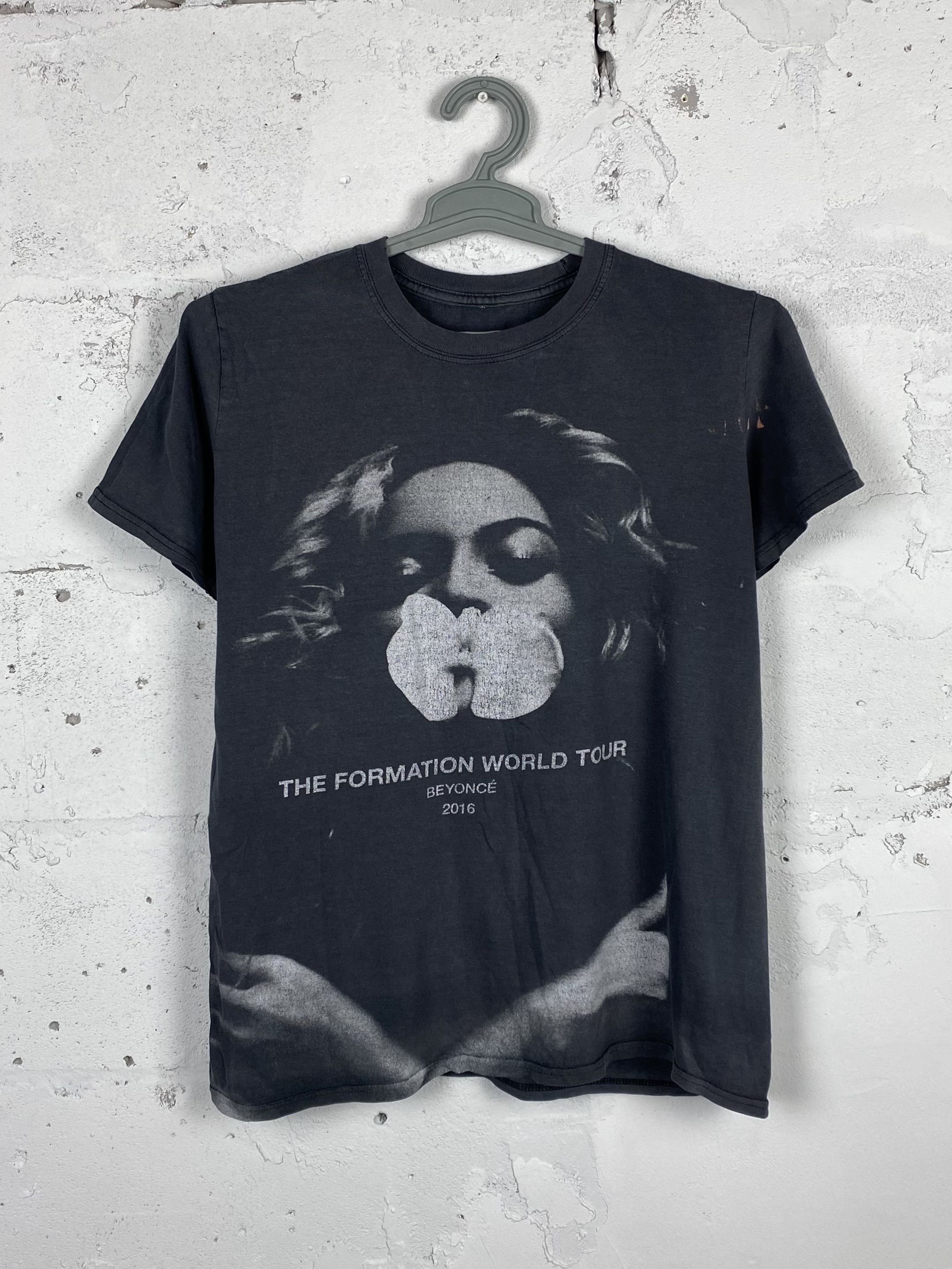 Band Tees × Beyonce × Streetwear Beyoncé World Tour Band Tee T-shirt ...