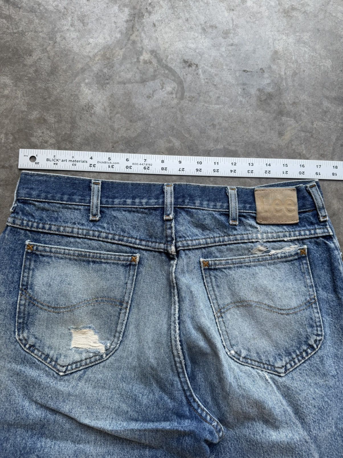 Lee × Vintage Vintage 80’s Lee Distressed Perfectly Faded Denim Size US 32 / EU 48 - 7 Thumbnail