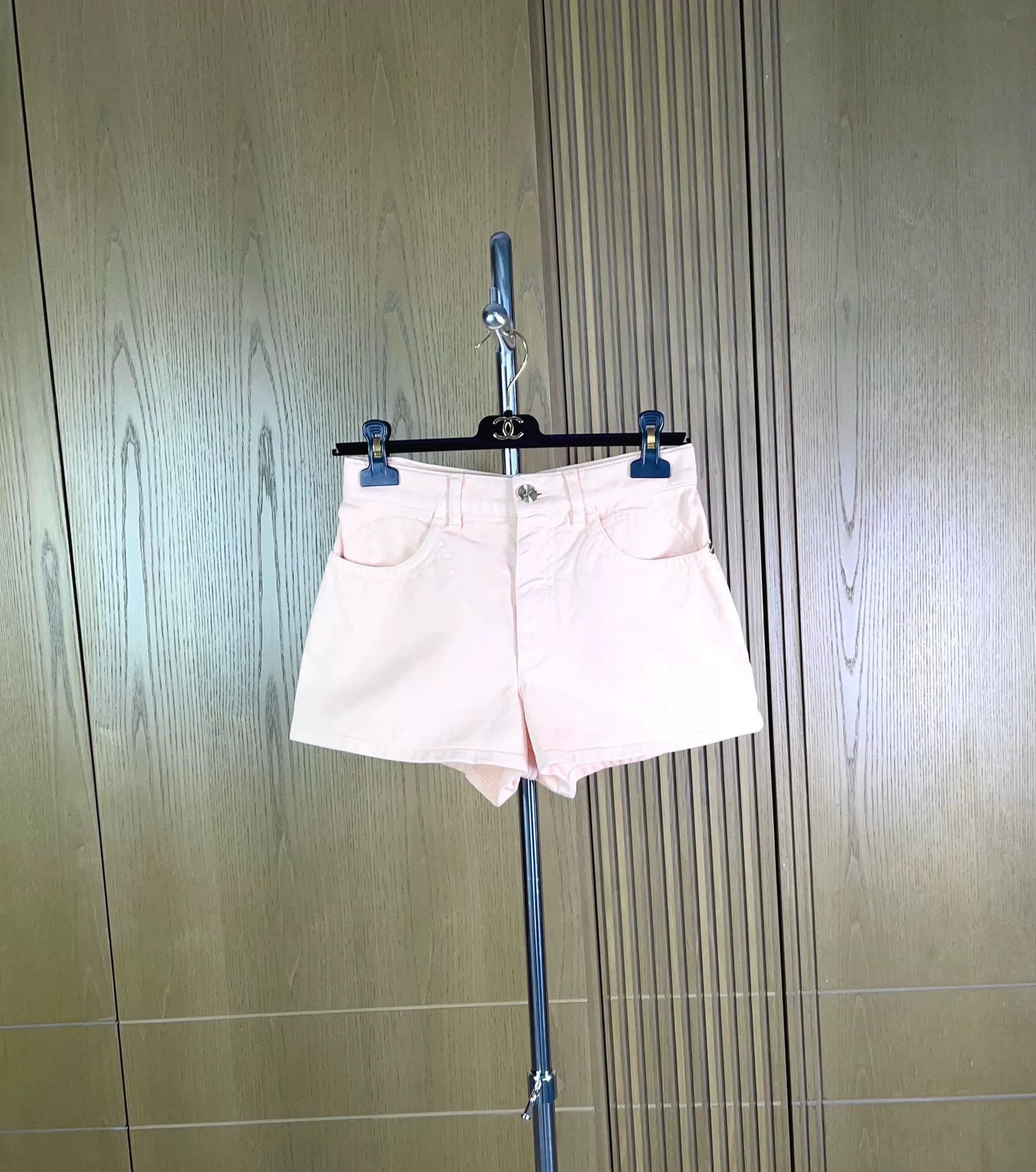 Chanel Chanel Coco Orange Pink Denim Shorts Size 34" / US 12 / IT 48 - 1 Thumbnail