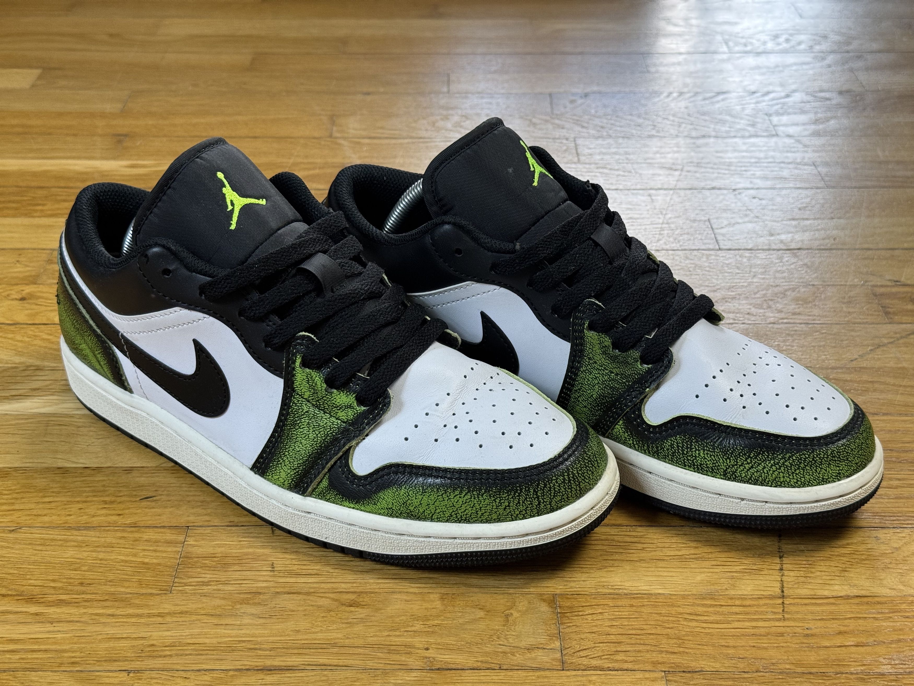 Nike Shoes NIKE AIR JORDAN 1 low electric green Size US 9 / EU 42 - 10 Thumbnail