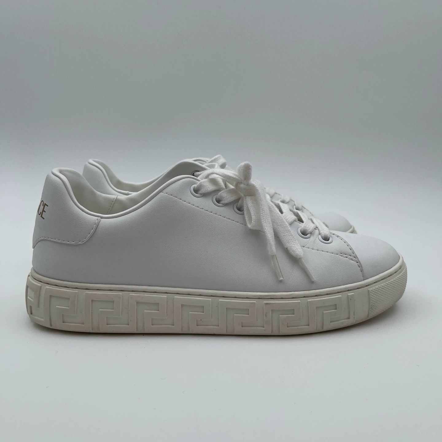 Versace Versace pre-owned white low-top sneakers 37 Size US 6.5 / IT 36.5 - 1 Thumbnail