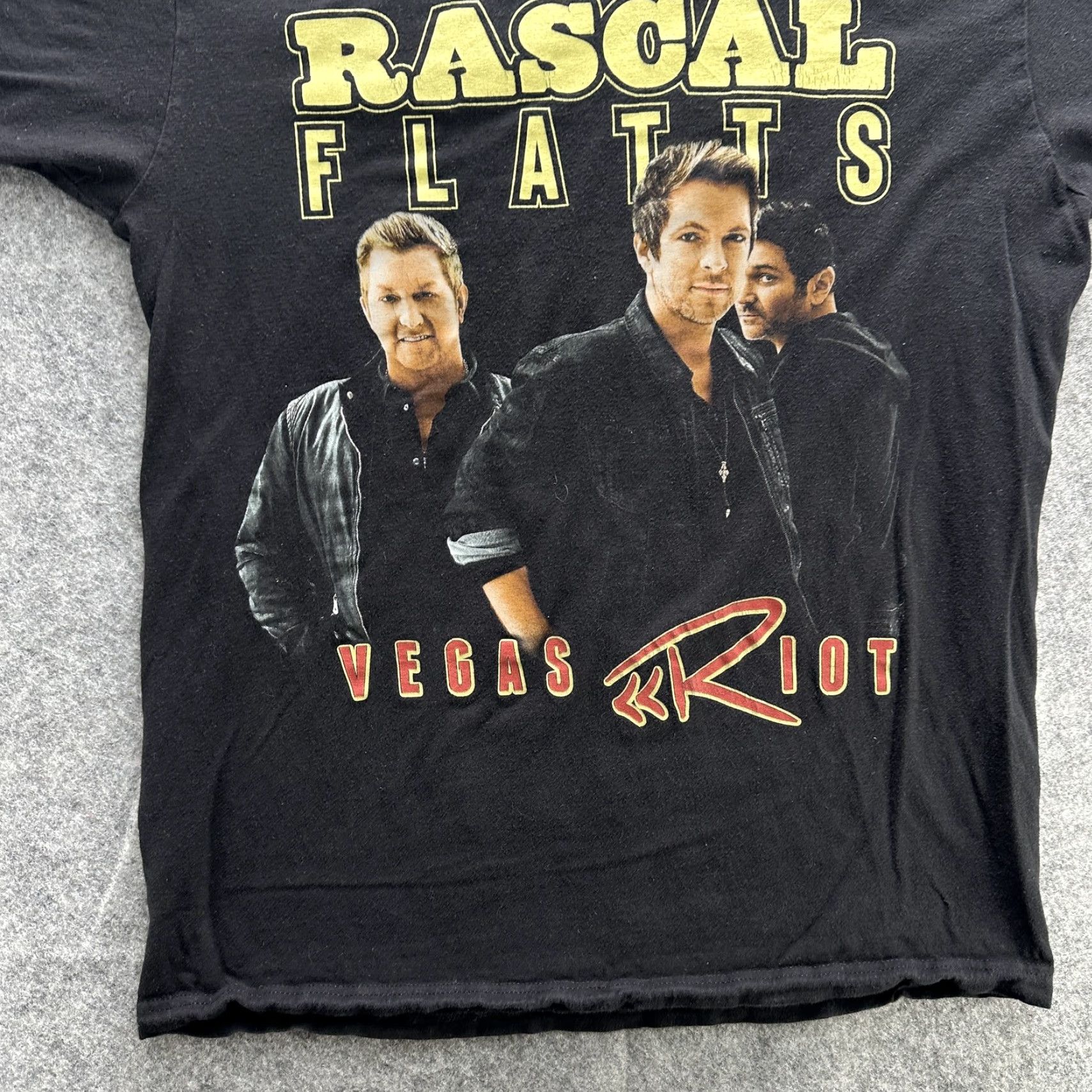 Vintage Rascal Flatts Shirt Mens Medium Black Vegas Riot 2015 Concert Tour Country Band Crew Neck Short Sleeve Graphic Print Back Dates Size US M / EU 48-50 / 2 - 3 Thumbnail