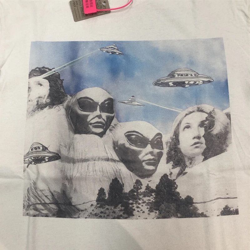 Japanese Brand Streetwear Alien Printed Tee Size US S / EU 44-46 / 1 - 3 Thumbnail