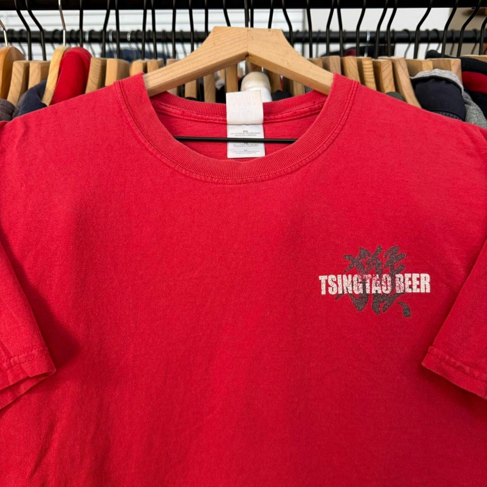 Gildan Vintage 2004 Year of the Monkey Shirt With Faded Graphic Red Size US XL / EU 56 / 4 - 4 Thumbnail