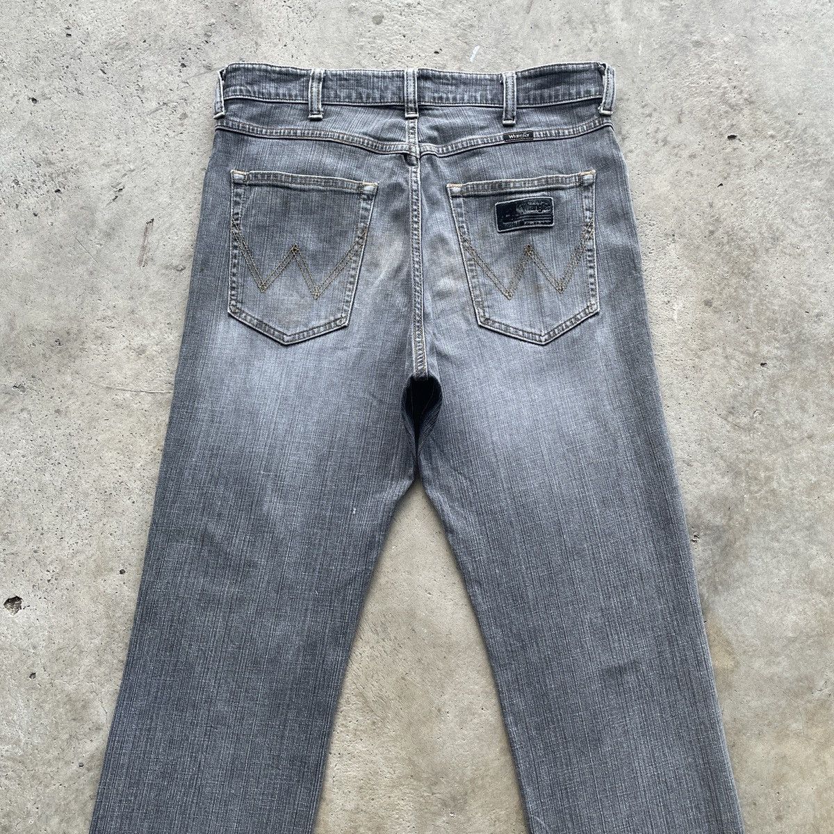 Wrangler W33 Vintage Wrangler Jean Distressed Faded Black Pants Denim Size US 33 - 10 Thumbnail