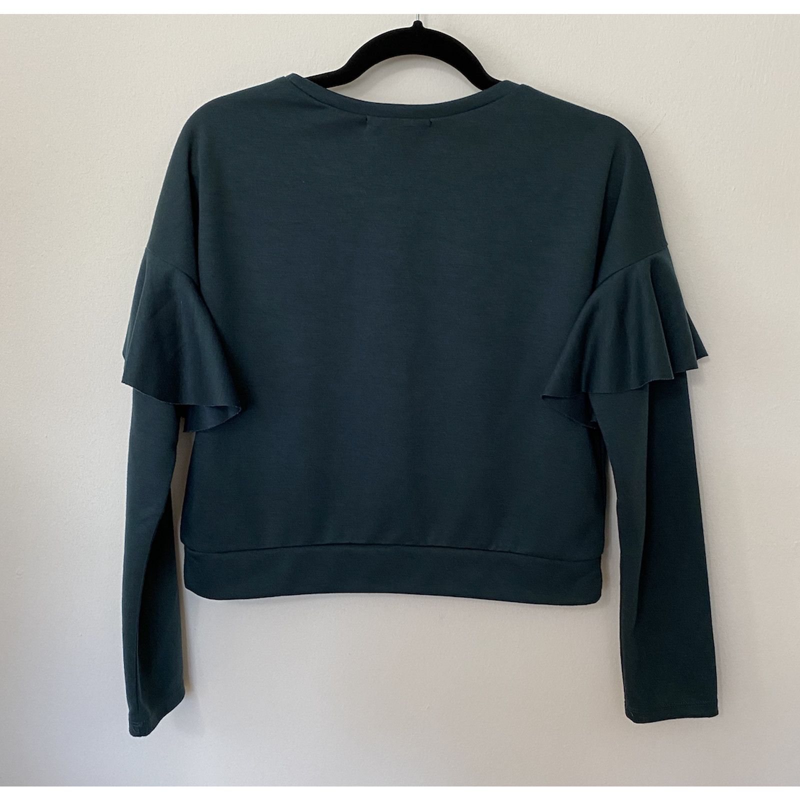 Other Romeo & Juliet Green Ruffle Long Sleeve Round Neck Sweater S Size S / US 4 / IT 40 - 2 Thumbnail