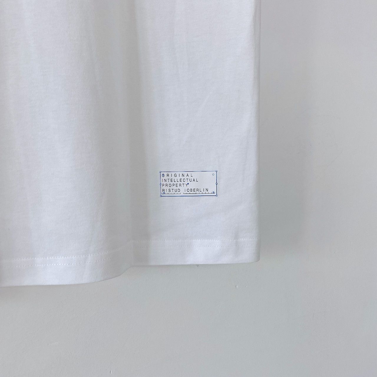 Random Identities RANDOM IDENTITIES LOGO T-SHIRT Size US L / EU 52-54 / 3 - 2 Thumbnail