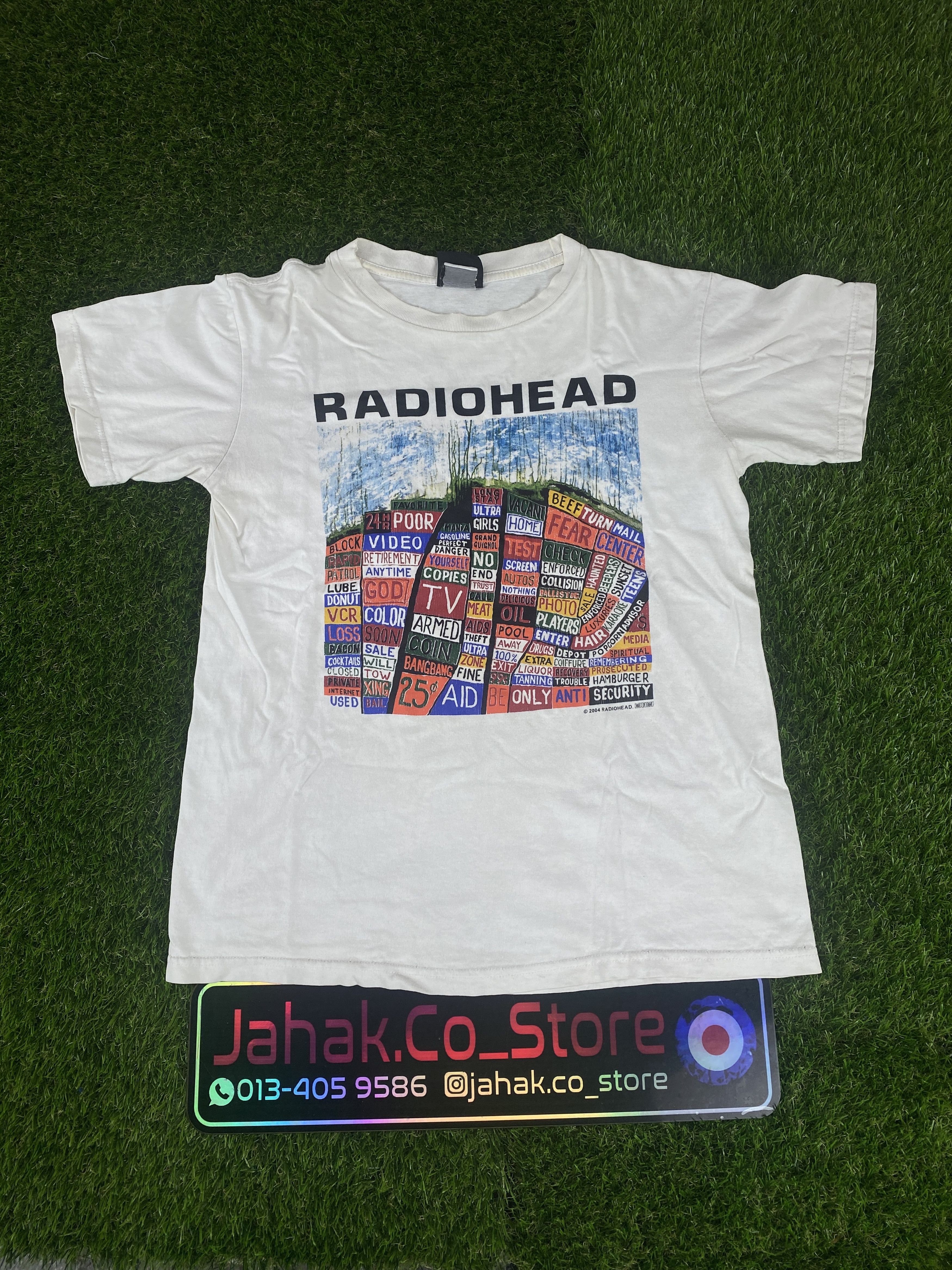 Band Tees Radiohead Hail To The Thief Tshirt (T133) Size US S / EU 44-46 / 1 - 1 Thumbnail