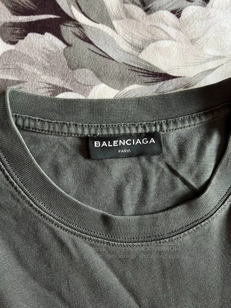 Balenciaga Balenciaga Font Logo Short Sleeve Size US M / EU 48-50 / 2 - 3 Thumbnail