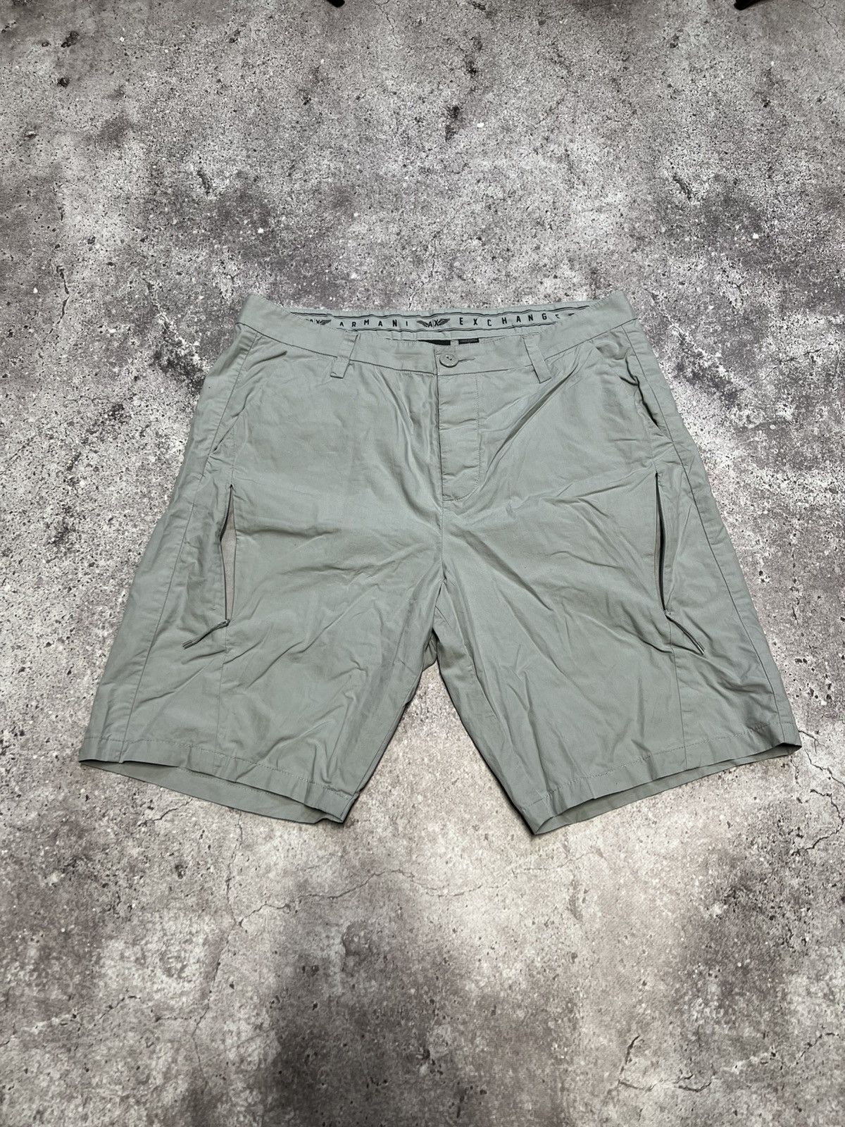 Armani Exchange Armani y2k multi pocket Gray men's shorts vintage Size US 34 / EU 50 - 1 Thumbnail