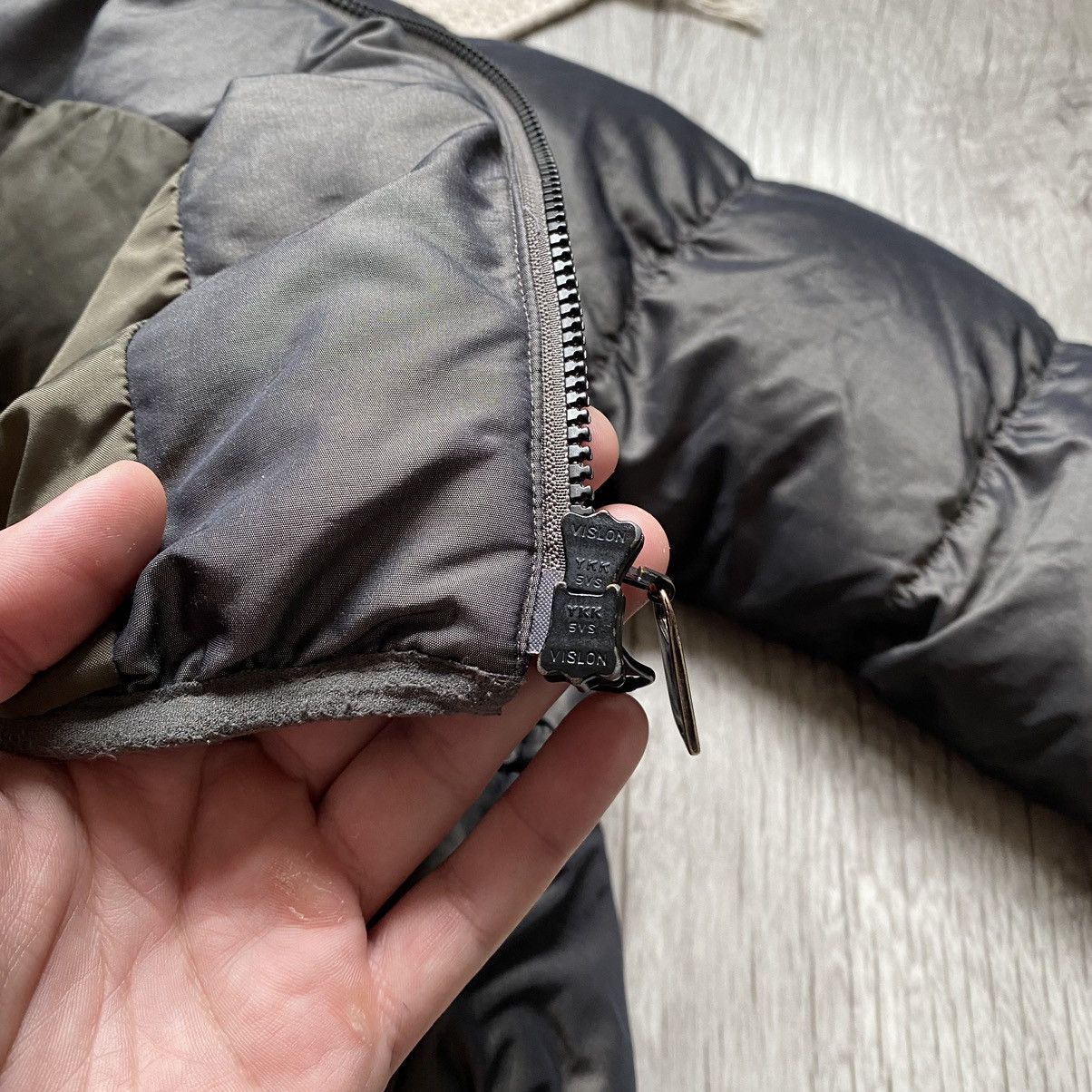 Giorgio Armani RARE GIORGIO ARMANI AVANT GARDE Y2K DOWN PUFFER JACKET BOXY Size L / US 10 / IT 46 - 13 Thumbnail
