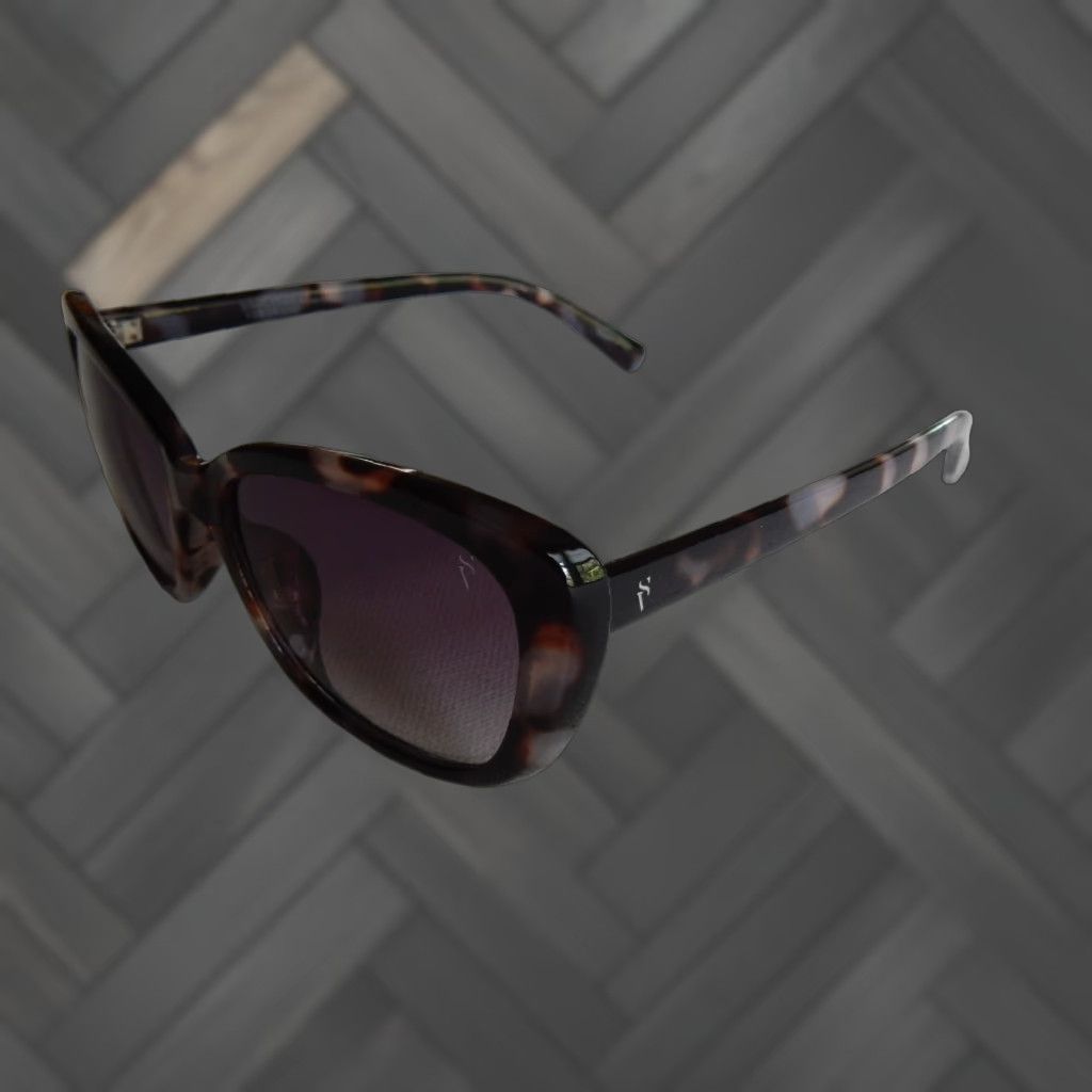 Vera Wang VINTAGE Simply Vera Sunglasses Women Gray Small Scratches Size ONE SIZE - 1 Thumbnail