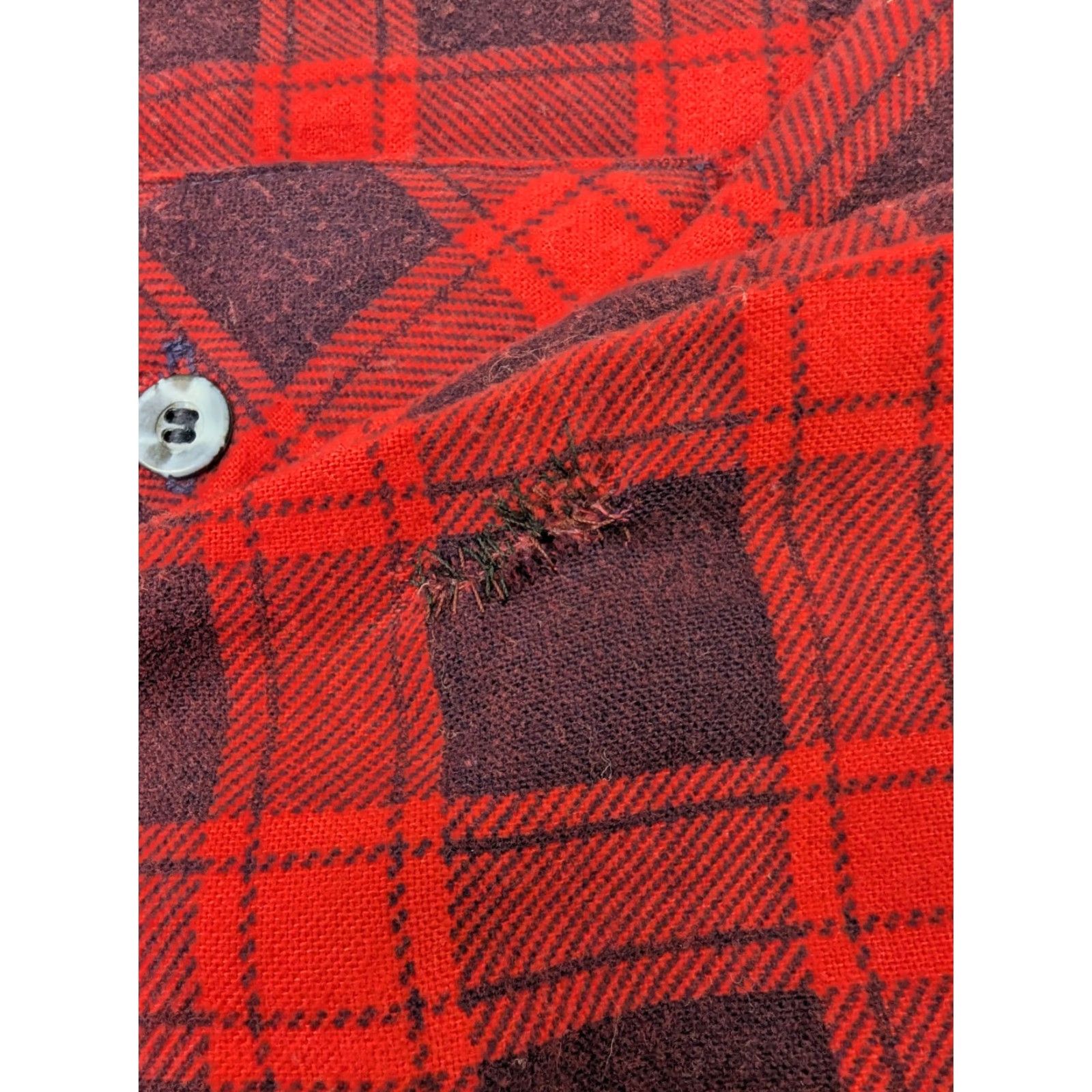 Sears VINTAGE Fieldmaster Shirt Mens M Red Plaid Flannel 70s Easy Care Lined Pattern Cotton Polyester Button-Up Size US M / EU 48-50 / 2 - 3 Thumbnail