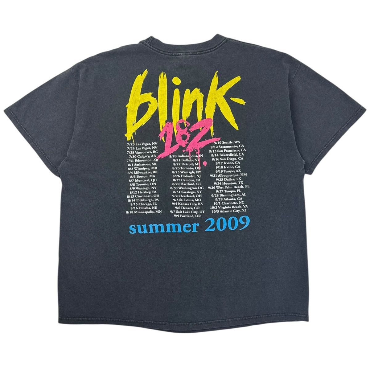 Vintage 2009 Blink-182 Travis Barker Scene Pop Punk Band Tee Size US XL / EU 56 / 4 - 2 Thumbnail