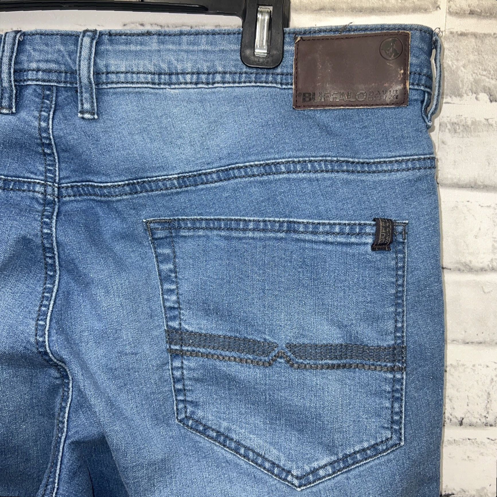 Buffalo David Bitton BUFFALO DAVID BITTON Axel Slim Straight Light Blue Jeans Mens 40x32 Slimming Straight Blue Jeans Mens Size US 40 / EU 56 - 3 Thumbnail