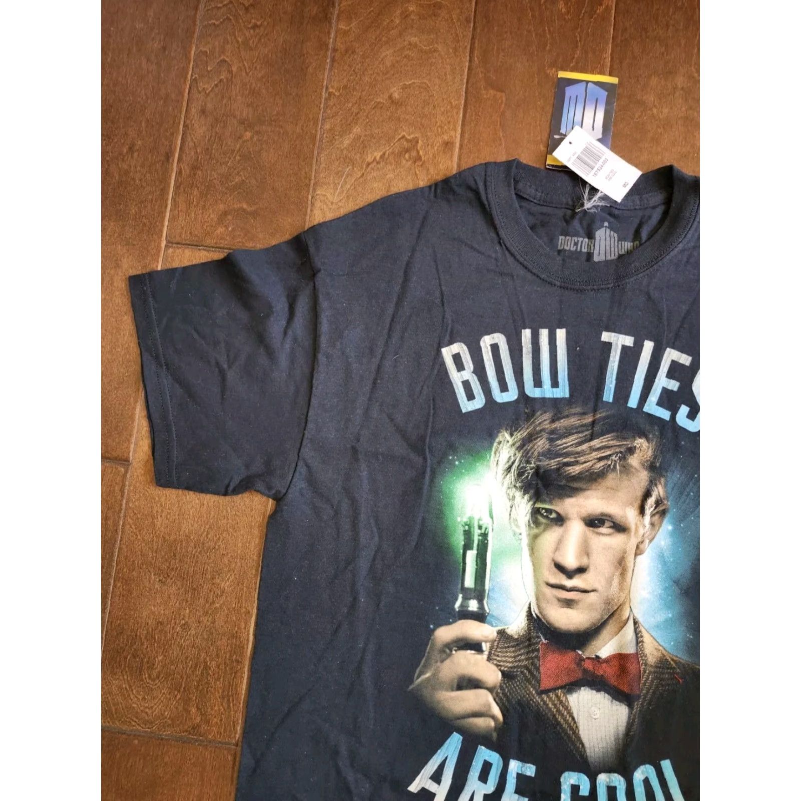 Hot Topic VINTAGE Doctor Who T-Shirt Bow Ties Are Cool Black M Mens Short Sleeve Crew Neck Cotton 2012 Hot Topic Show Movie All Seasons Size US M / EU 48-50 / 2 - 5 Thumbnail