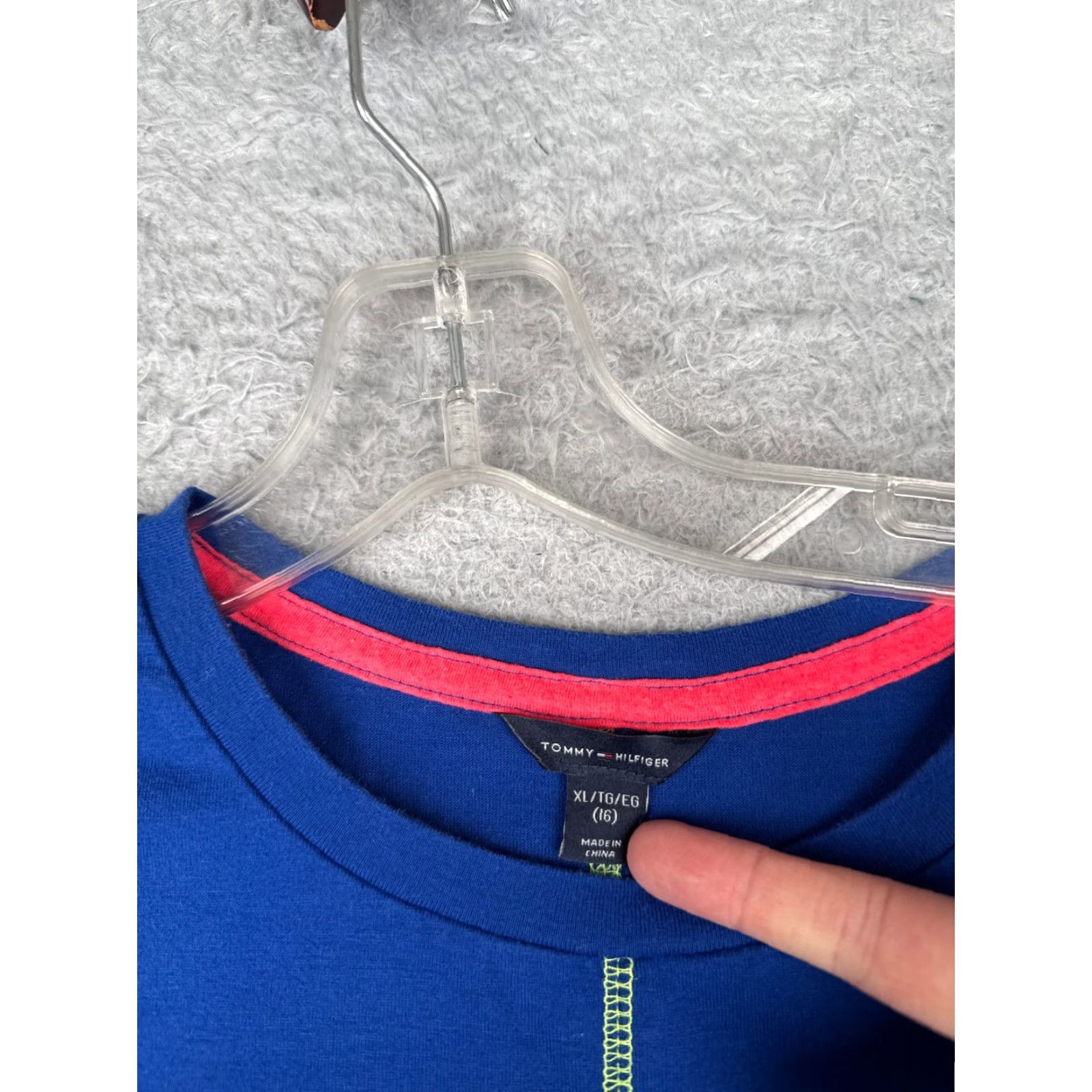 Tommy Hilfiger Tommy Hilfiger Shirt Girls XL Blue Crew Neck Short Sleeve Poly Blend Jersey Casual T-Shirt Size XL / US 12-14 / IT 48-50 - 6 Thumbnail