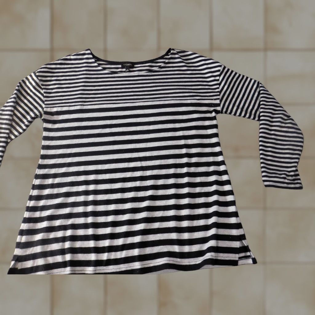 Talbots Talbots Blouse S Women Gray Striped Crew Neck Pullover Stretch Casual Button, Basic, Classic, Regular Fit Size S / US 4 / IT 40 - 1 Thumbnail