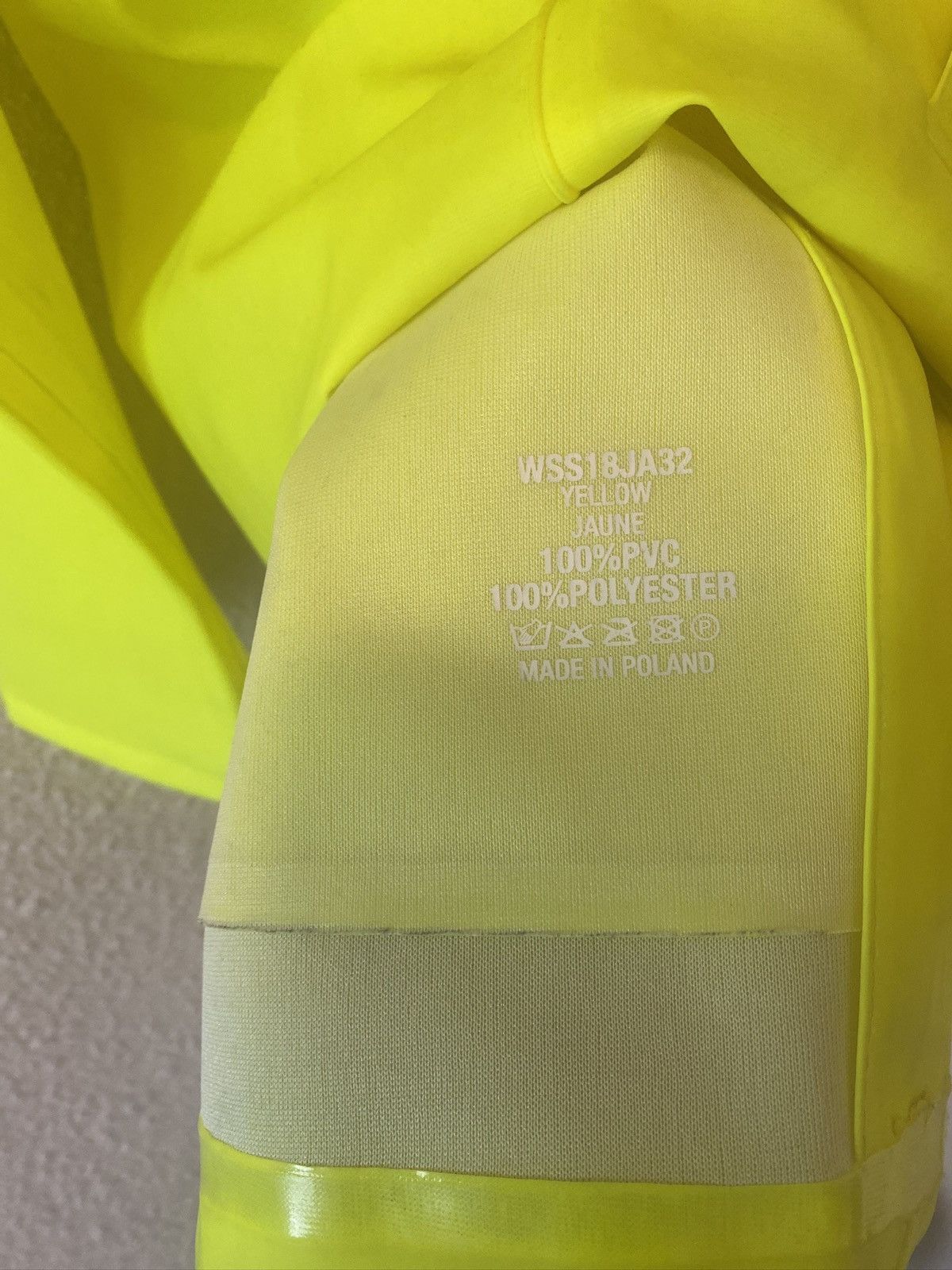 Vetements Raincoat ☔️ Size US L / EU 52-54 / 3 - 7 Thumbnail
