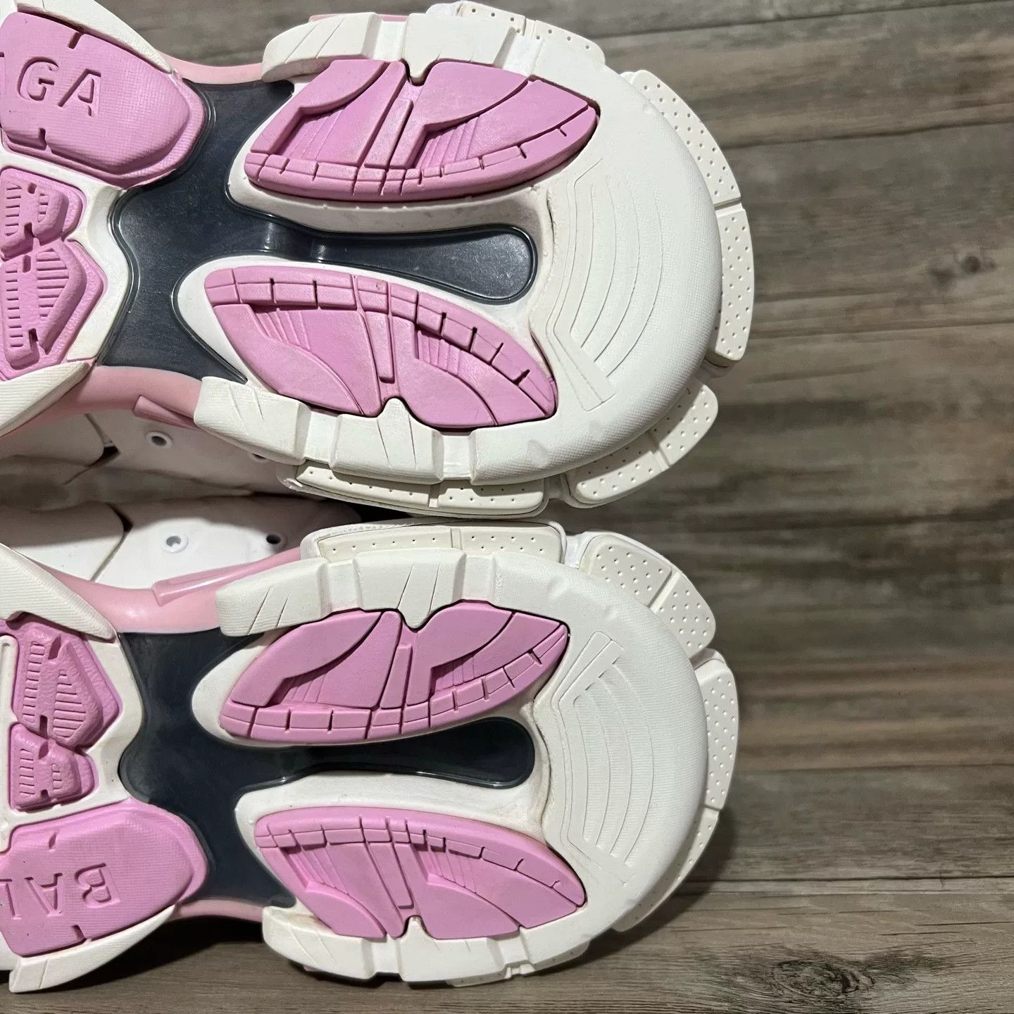 Balenciaga Balenciaga Pink Sandals 38 Women Size US 7.5 / IT 37.5 - 1 Thumbnail