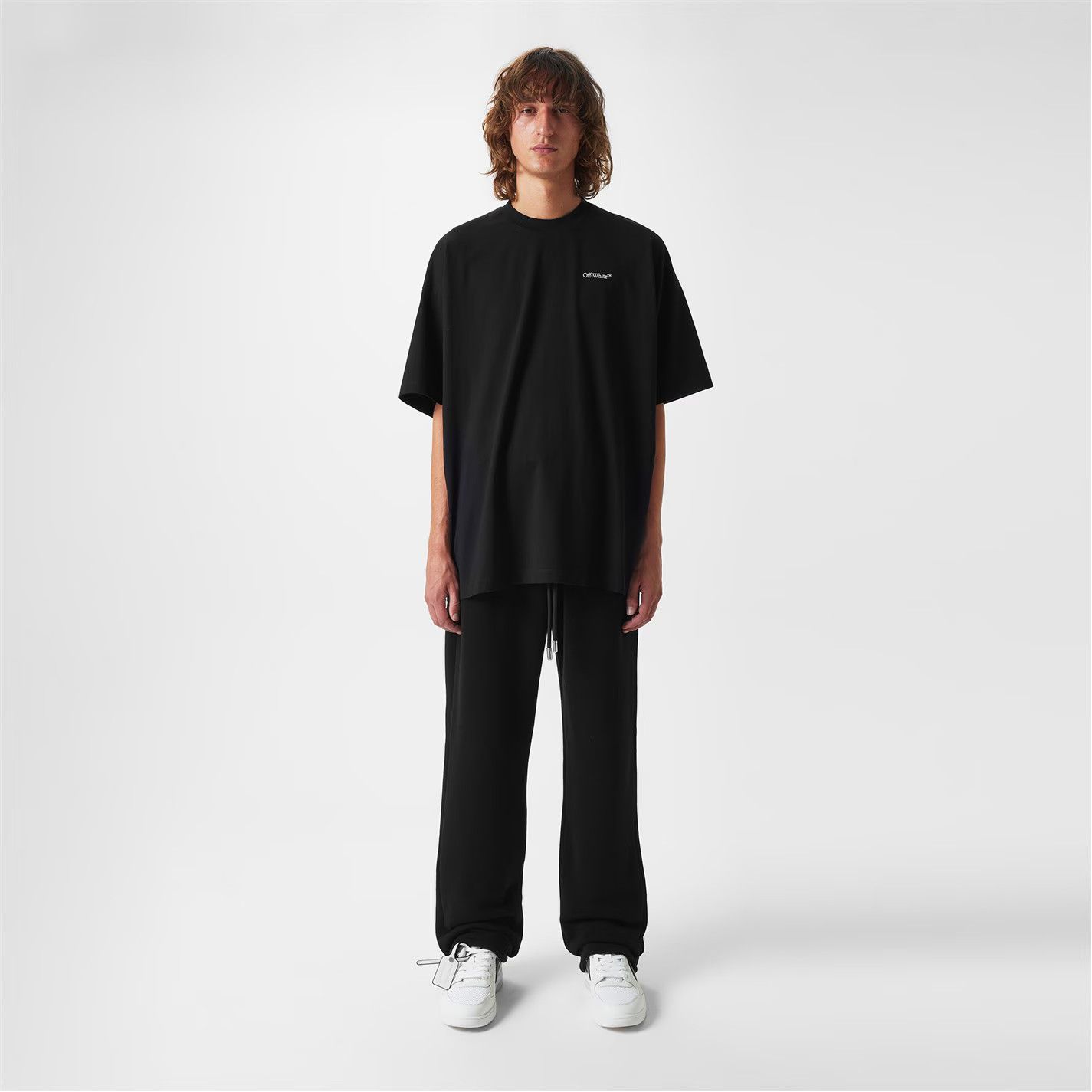 Off-White o1g2r1mq0226 Vanish Arrow Oversized T-Shirt In Black Size US M / EU 48-50 / 2 - 3 Thumbnail