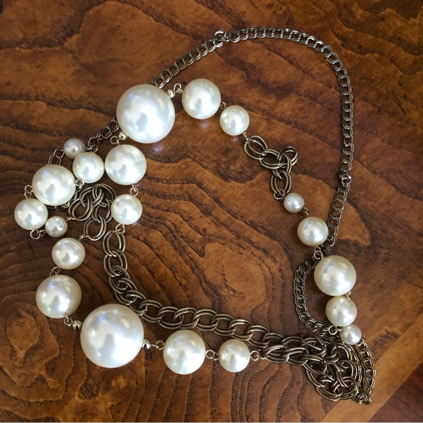 Vintage Vintage graduated faux pearls gold chain necklace Size ONE SIZE - 8 Thumbnail