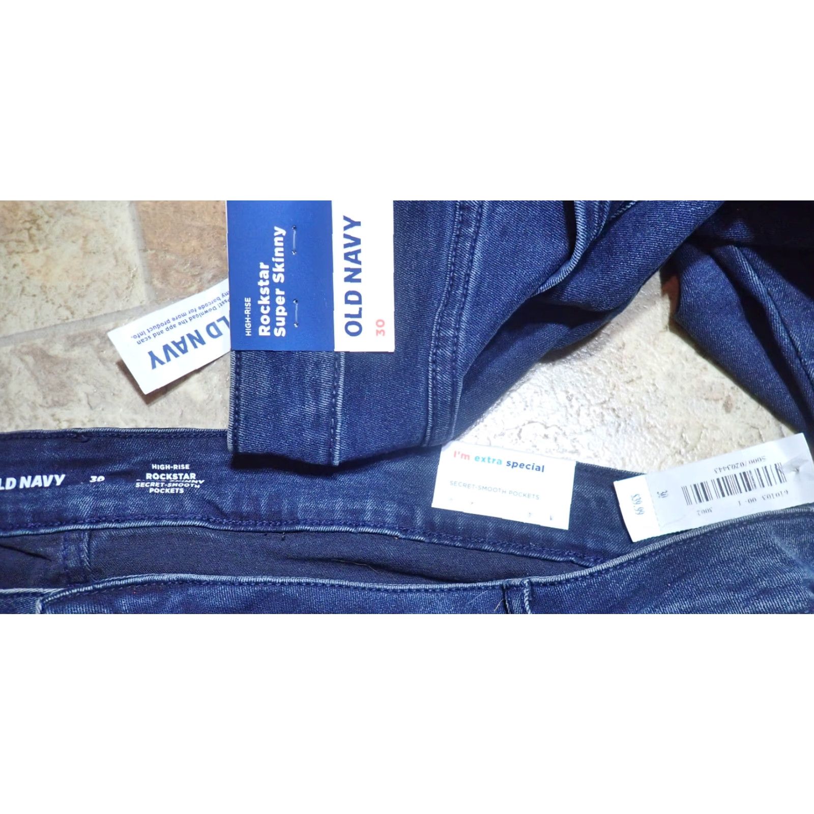 Old Navy Old Navy Rockstar High Rise Super Skinny Mom Jeans Size 30 Blue Denim 52 to 56 in Waist 27 in Inseam Plus Size 30 −? Size 30" / US 8 / IT 44 - 2 Thumbnail