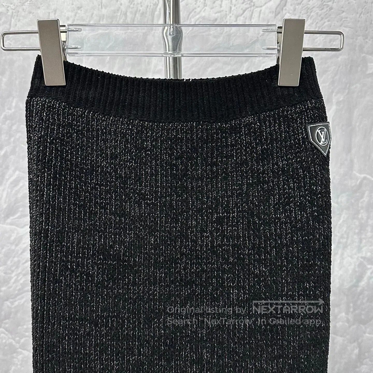 Louis Vuitton louis vuitton black fitted knit skirt. Size 23" - 3 Thumbnail