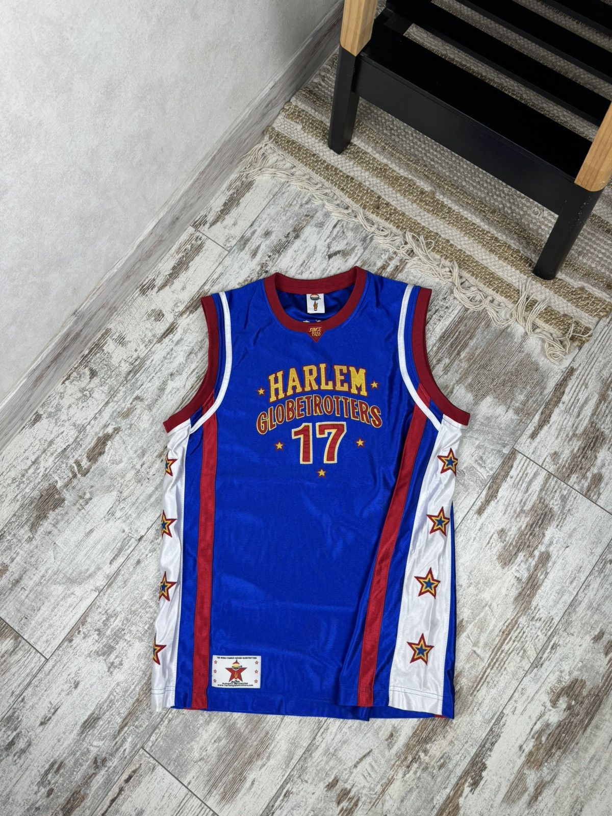 Harlem Globetrotters ユニフォーム Amazon.com: Harlem Globetrotters Thunder #23 Black Replica