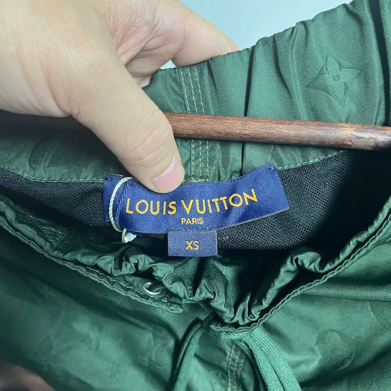Louis Vuitton Louis Vuitton size xs Full Print Shorts 2504-Nextarrow Size US 28 / EU 44 - 3 Thumbnail