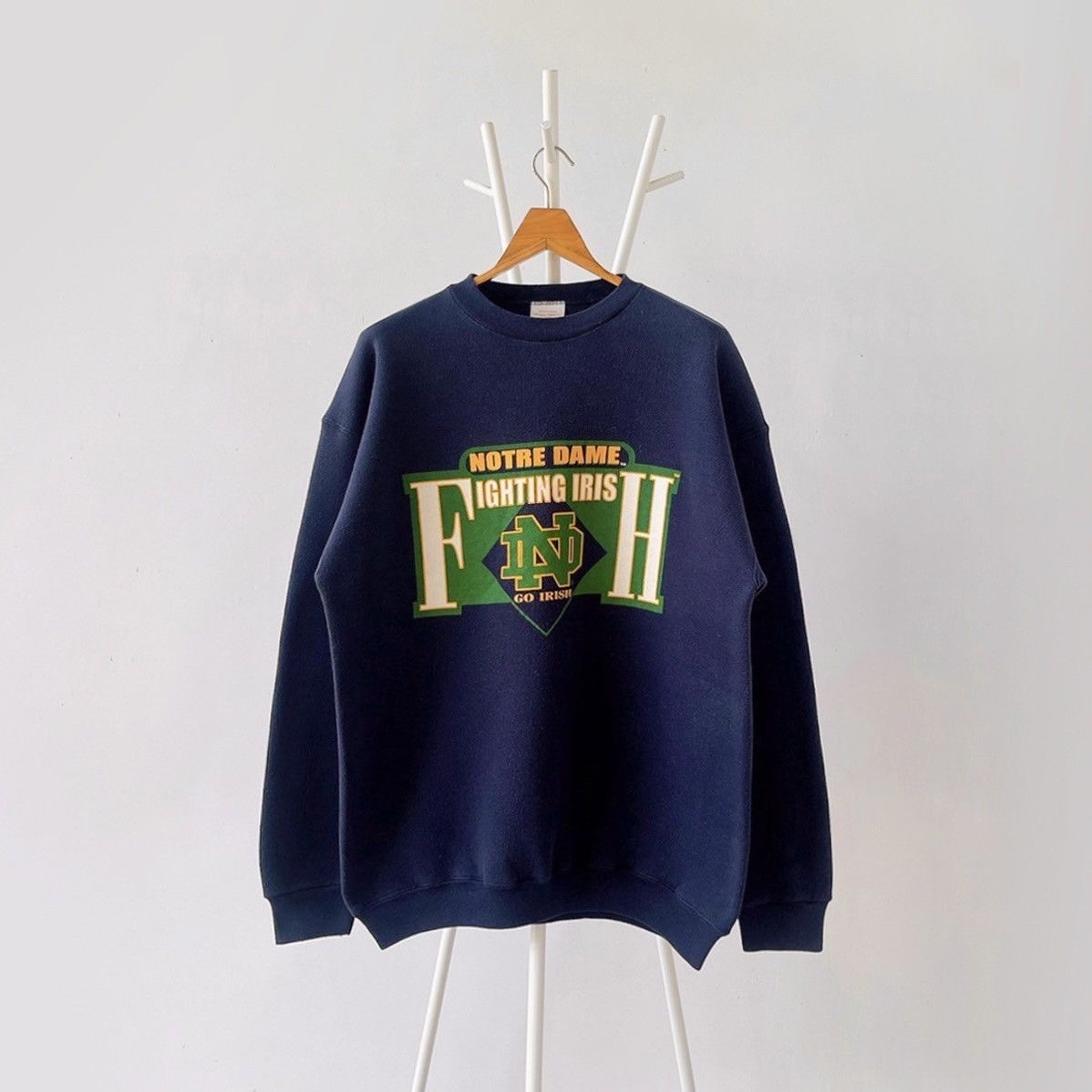 Vintage 90s University of Notre Dame Fighting Irish sweatshirt/ L Size US L / EU 52-54 / 3 - 1 Thumbnail