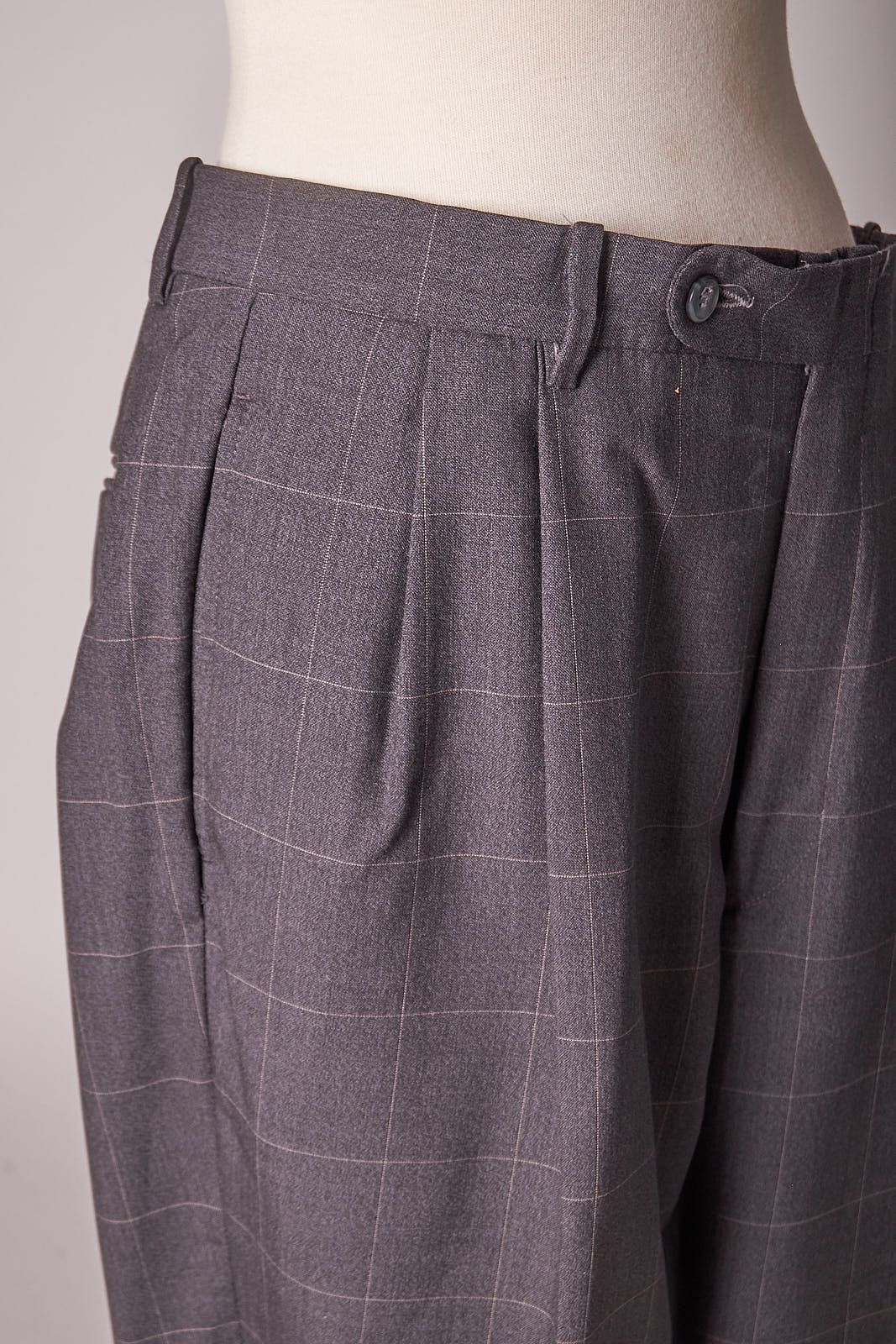 Tom James 198os Dark Gray Check 2 Piece Wool Suit Size 42R - 8 Thumbnail