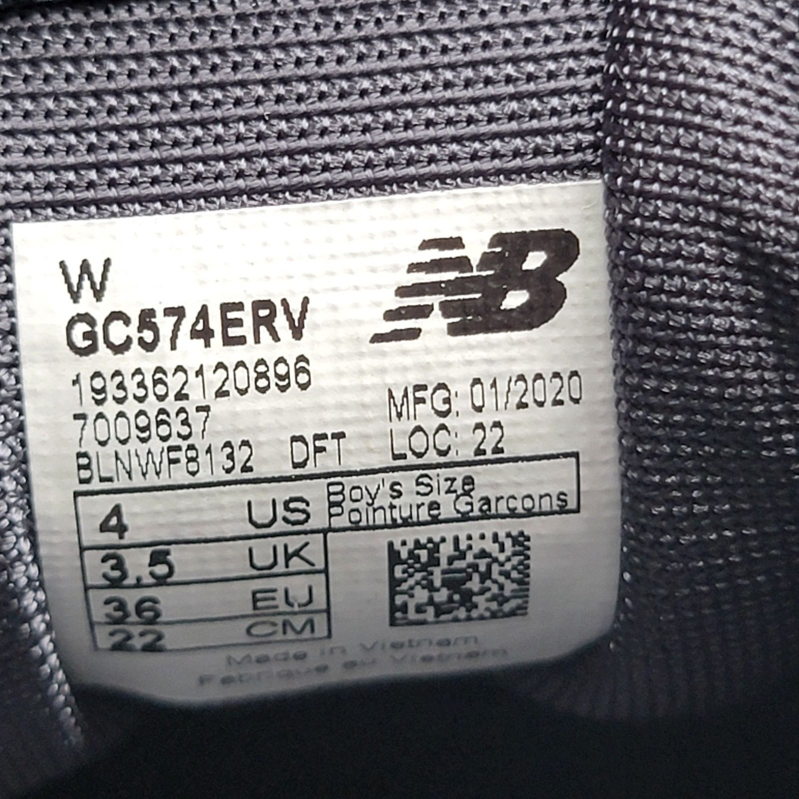 New Balance New Balance 574 Classic Blue Leather Sneakers - Sz 4Y/5.5W Size US 5.5 / IT 35.5 - 9 Thumbnail