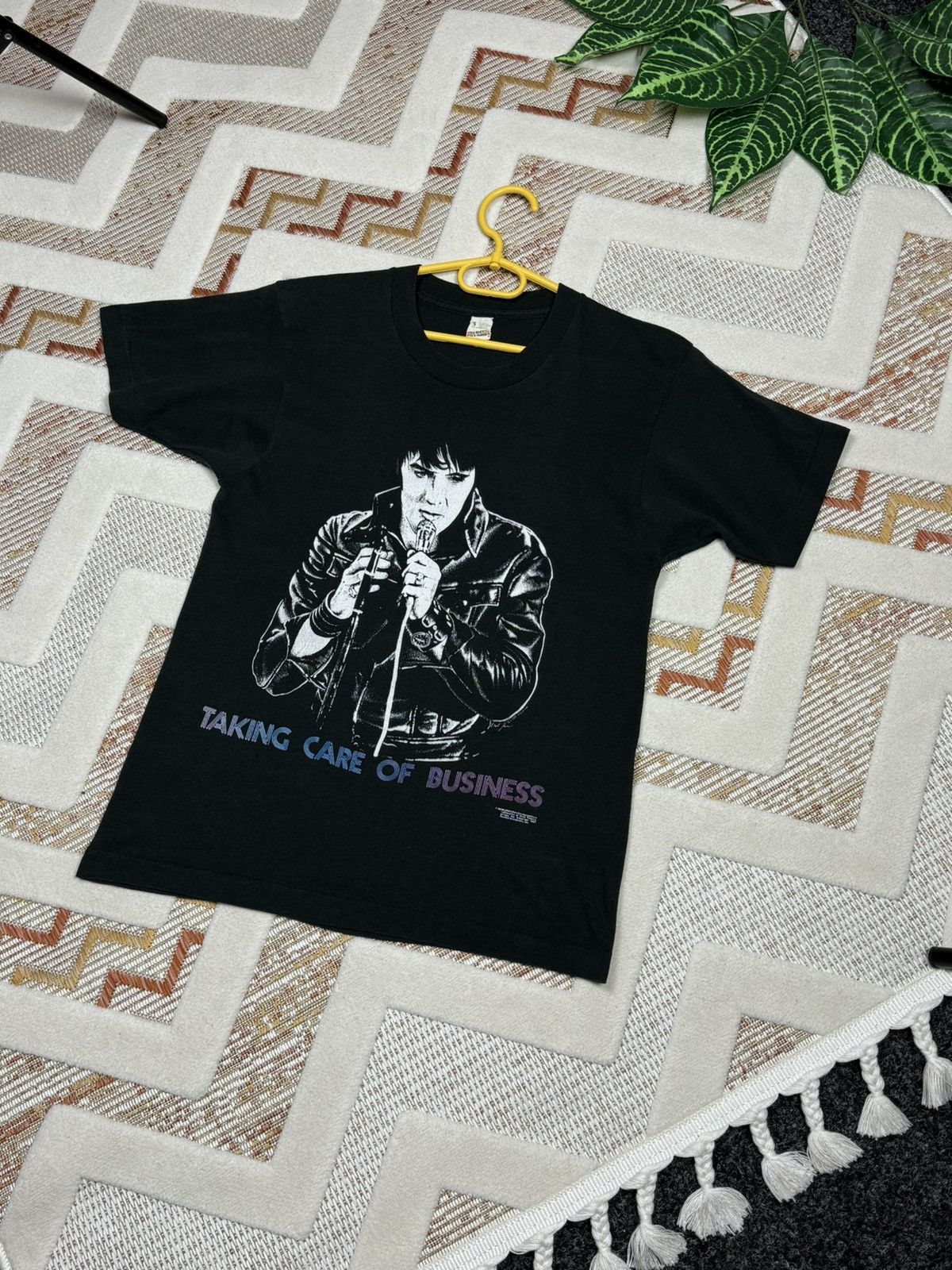 Vintage 1989 Elvis Presley Vintage Taking Care of Business T-shirt Size US S / EU 44-46 / 1 - 9 Thumbnail
