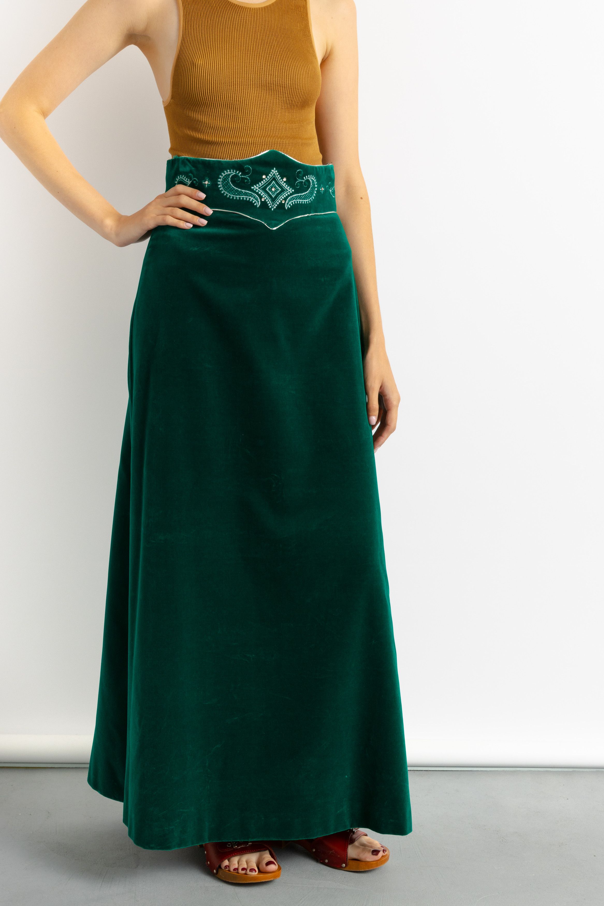 Vintage Vintage Vera Mont Paris deep green maxi skirt 8687 Size 27" / US 4 / IT 40 - 5 Thumbnail