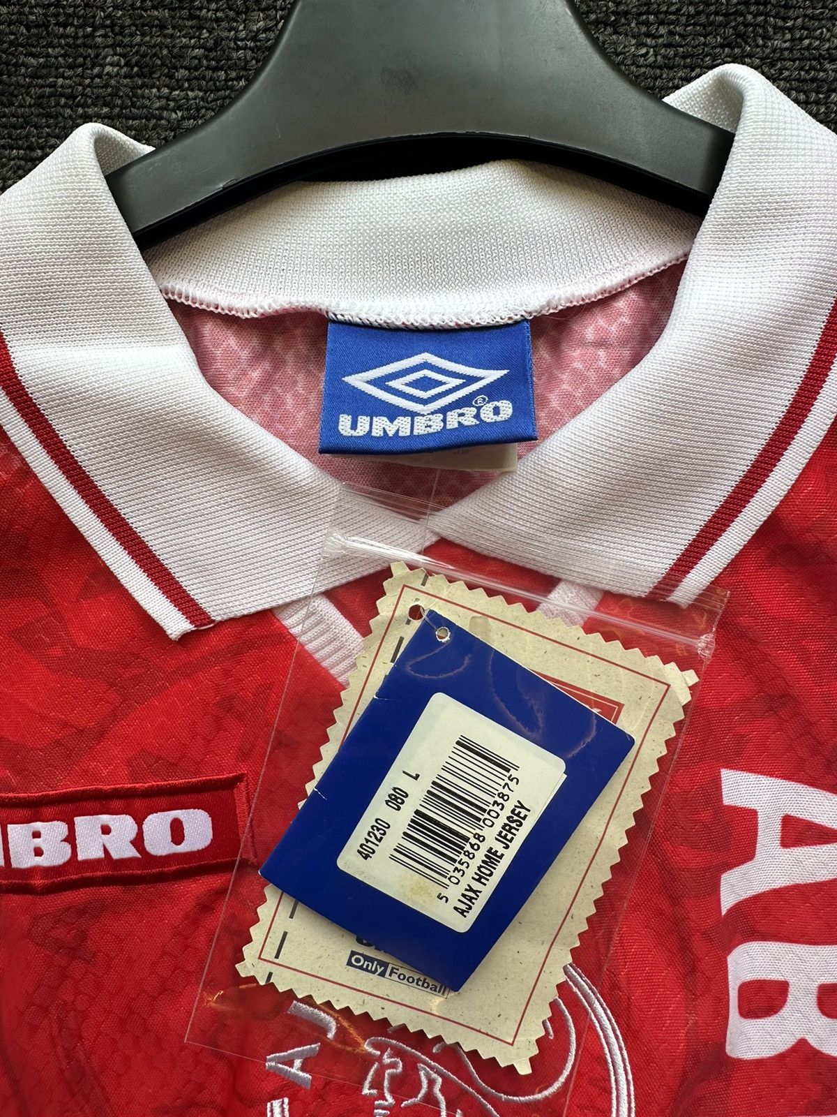 Umbro Soccer jersey Ajax Amsterdam 19981999 Home *BNWT* Okano Sign Size US L / EU 52-54 / 3 - 7 Thumbnail