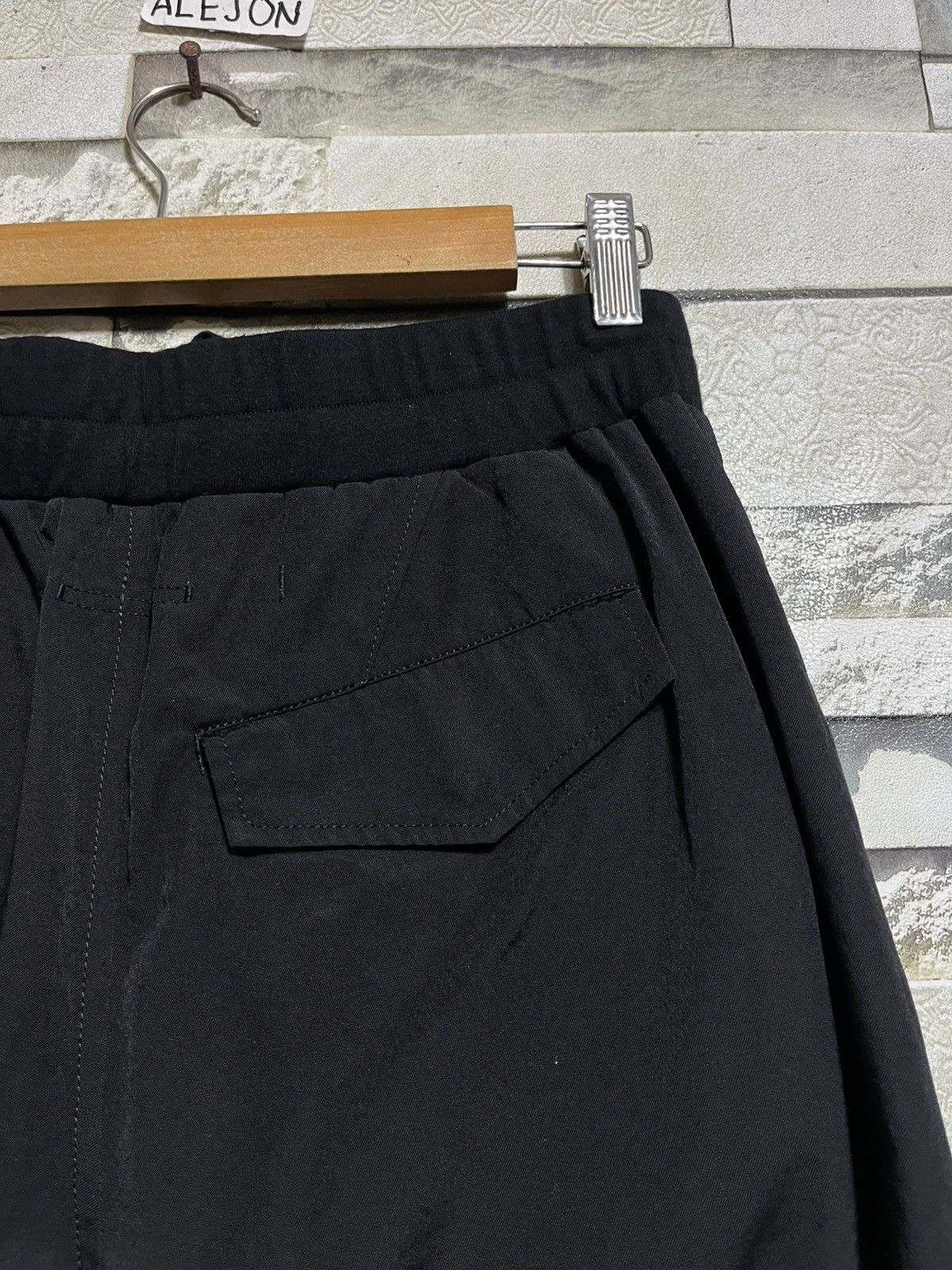 Julius JULIUS X I.T SS18 DRAWSTRING UTILITY PANTS BLACK Size US 30 / EU 46 - 9 Thumbnail