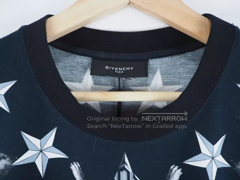 Givenchy Givenchy Shark mouth short-sleeve Size US L / EU 52-54 / 3 - 4 Thumbnail