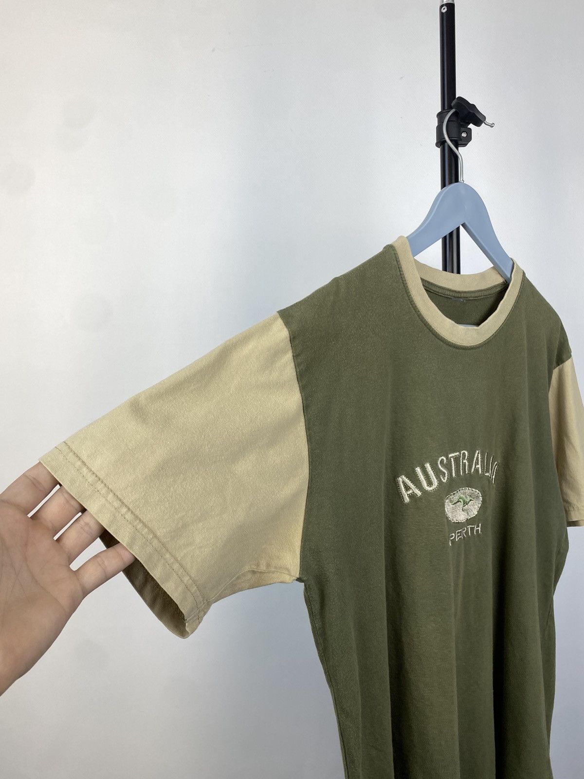 Vintage Vintage 90s Australia Big LOGO rare surf T-Shirt Size US S / EU 44-46 / 1 - 3 Thumbnail